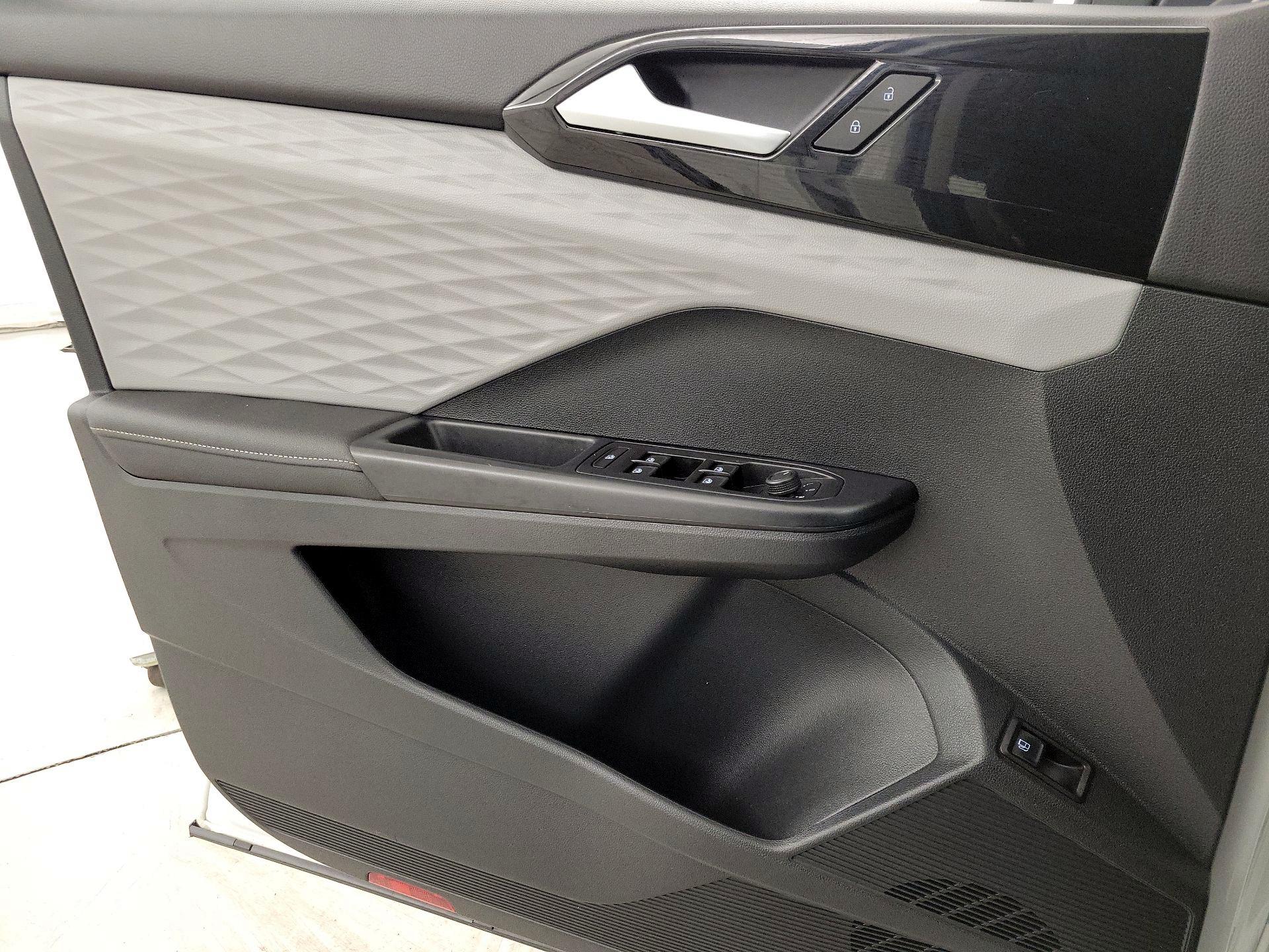 Thumbnail: 2024 Volkswagen Taos - 12