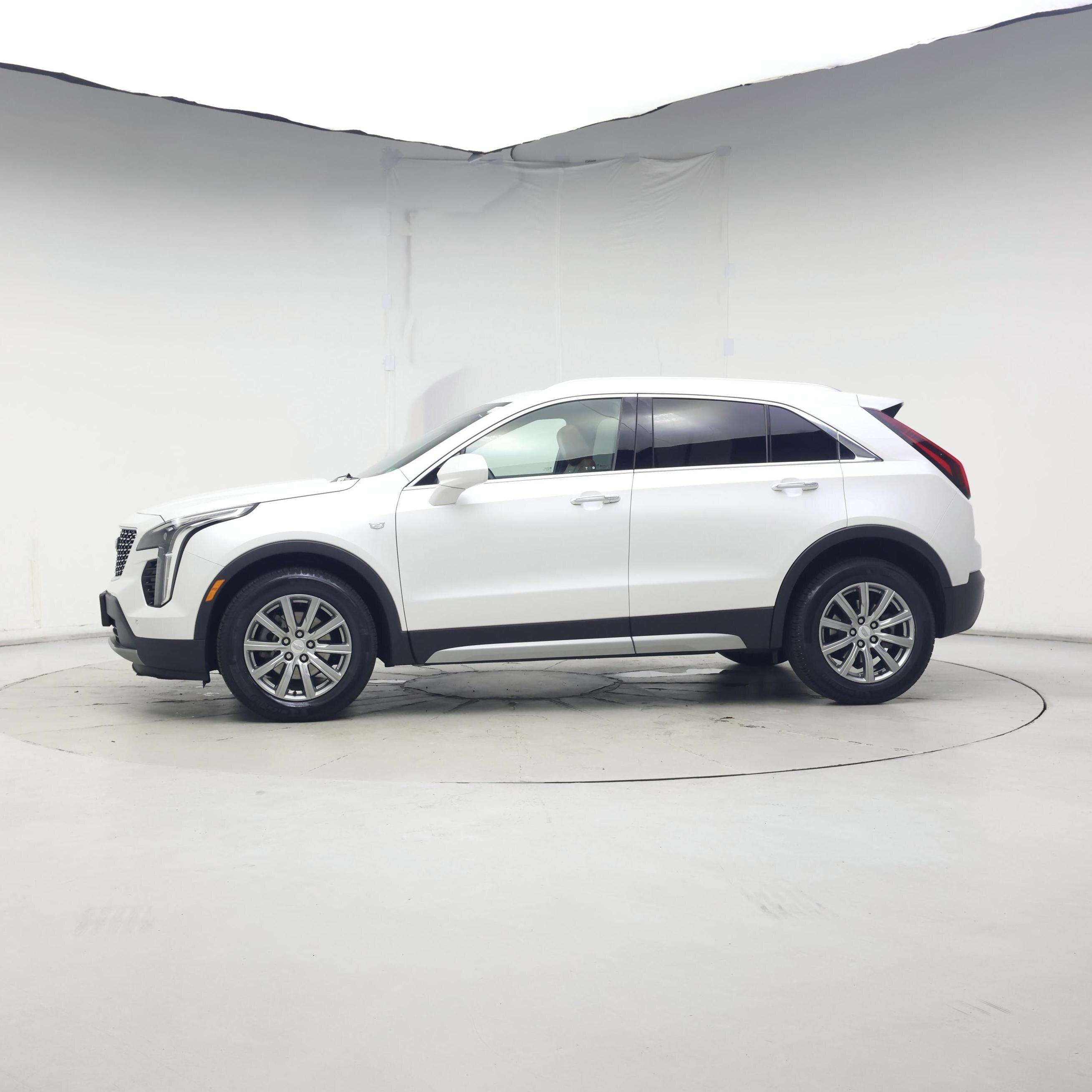 Thumbnail: 2020 Cadillac XT4 - 3
