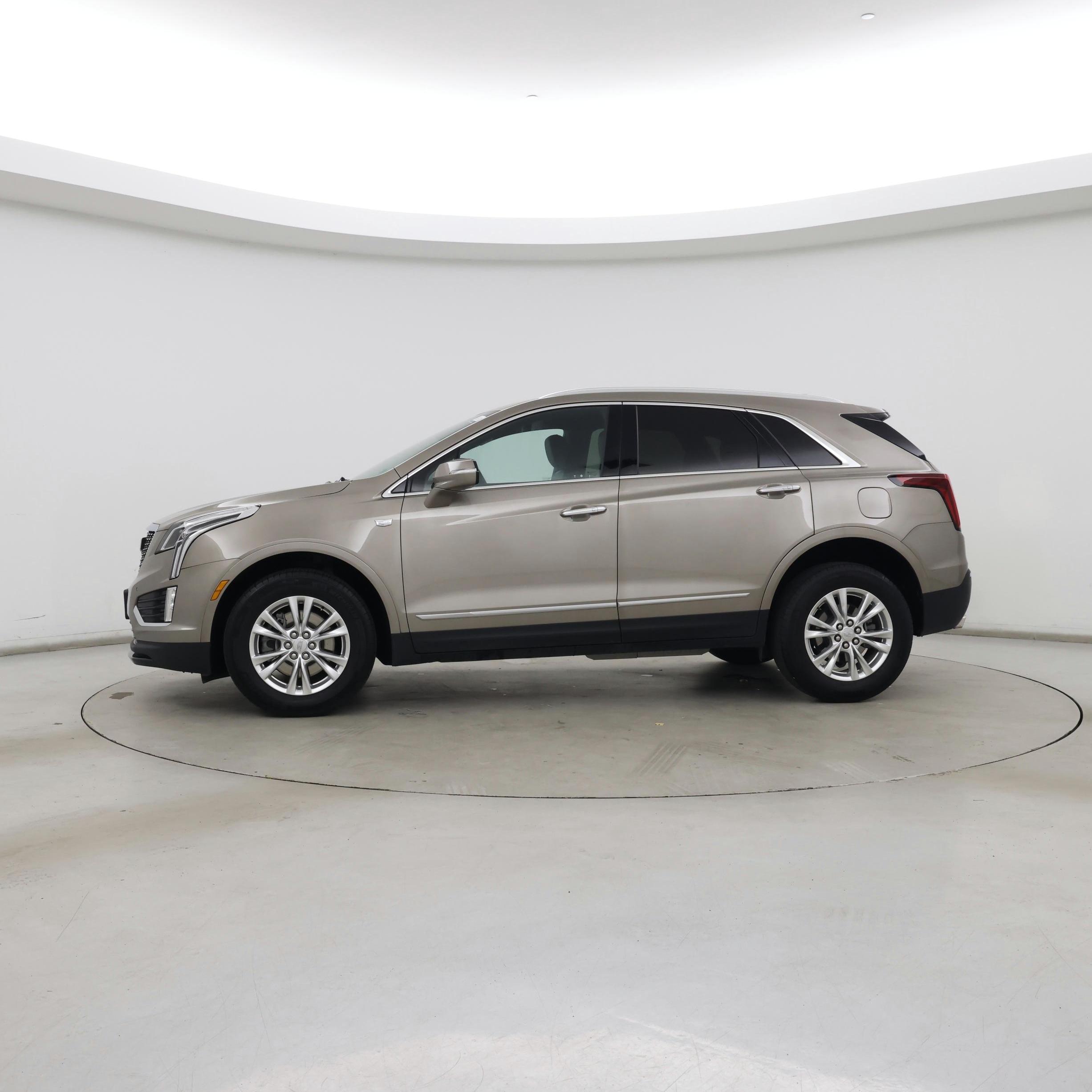 Thumbnail: 2022 Cadillac XT5 - 3