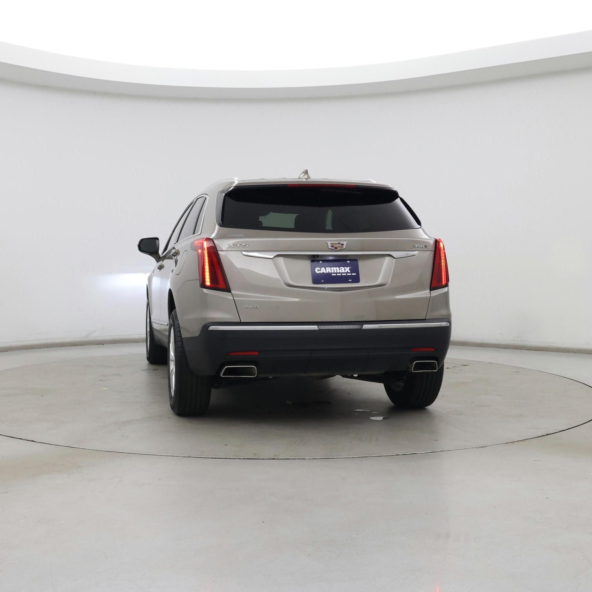 Thumbnail: 2022 Cadillac XT5 - 6