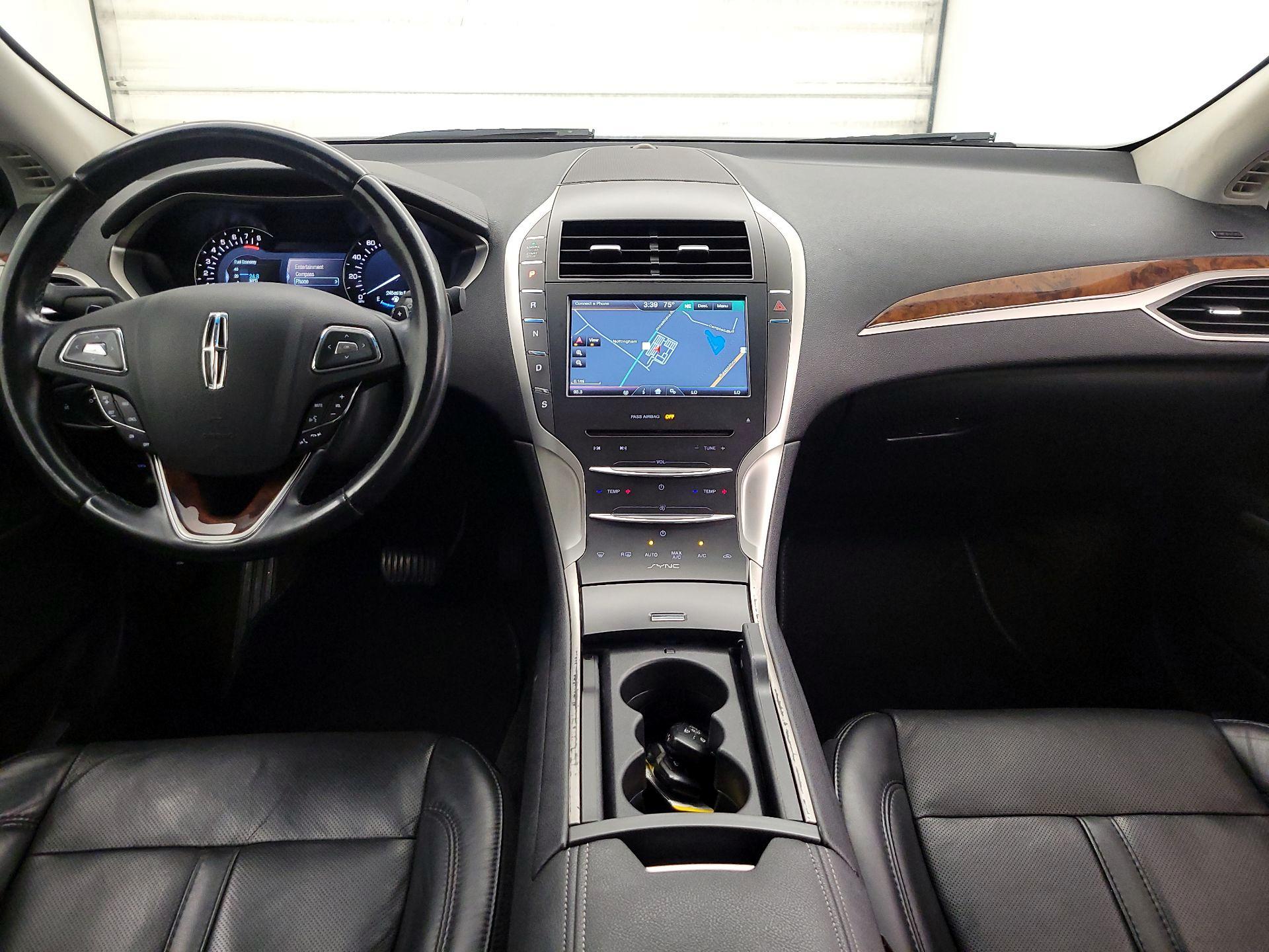Thumbnail: 2015 Lincoln MKZ - 9