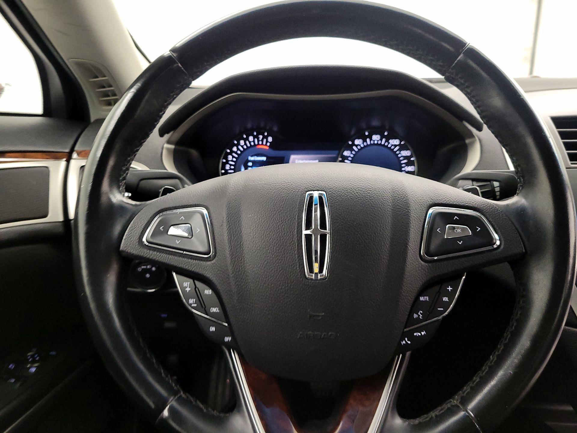 Thumbnail: 2015 Lincoln MKZ - 10