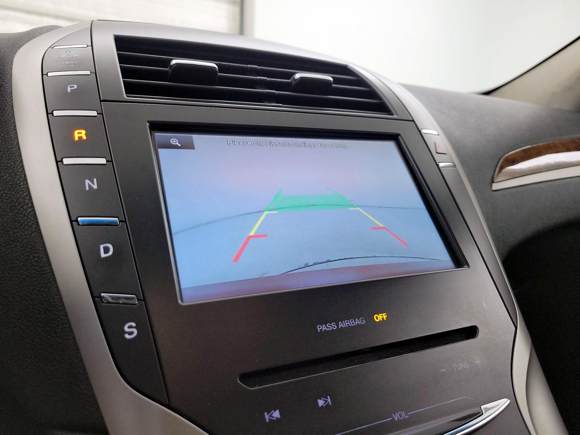 Thumbnail: 2015 Lincoln MKZ - 15