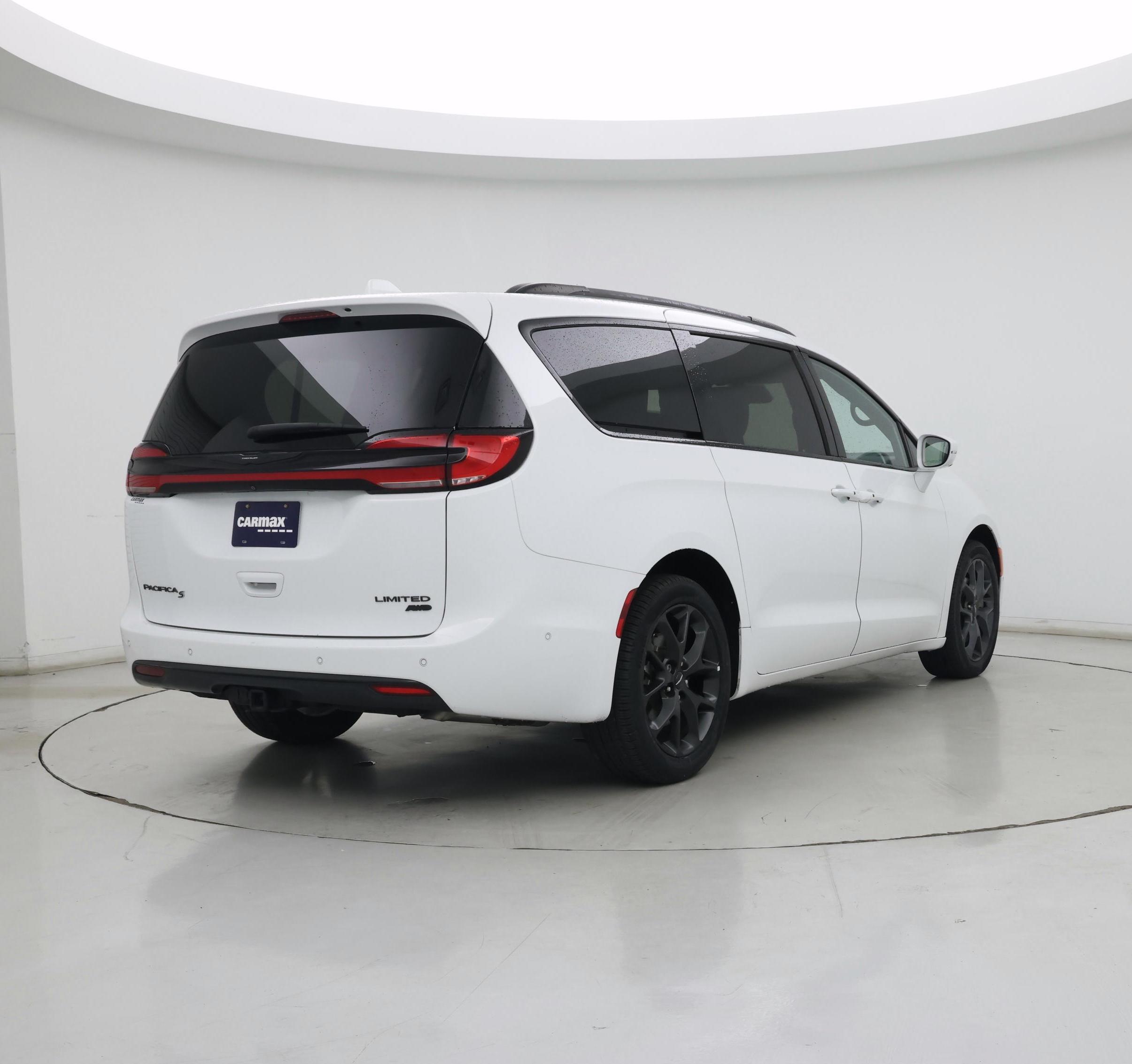 Thumbnail: 2022 Chrysler Pacifica - 8