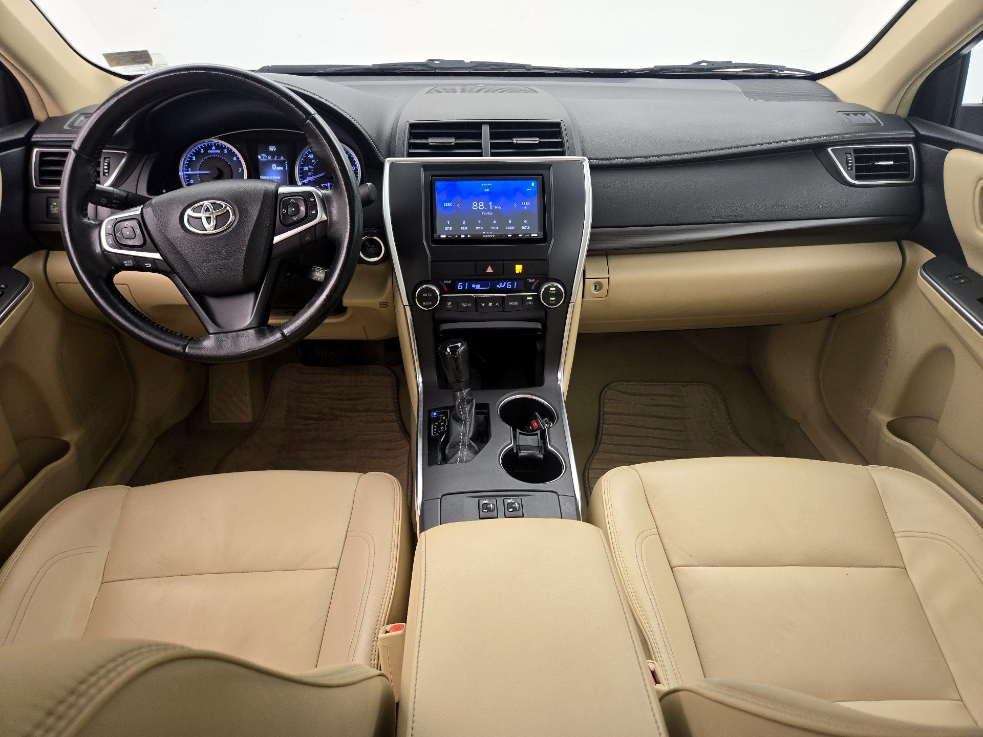 Thumbnail: 2016 Toyota Camry - 9