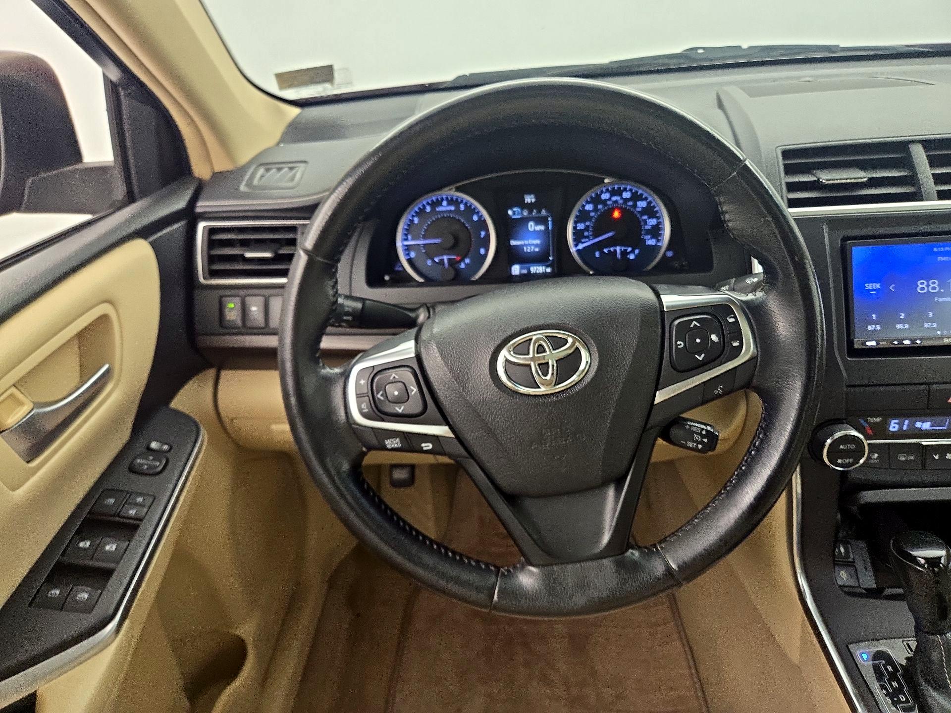 Thumbnail: 2016 Toyota Camry - 10