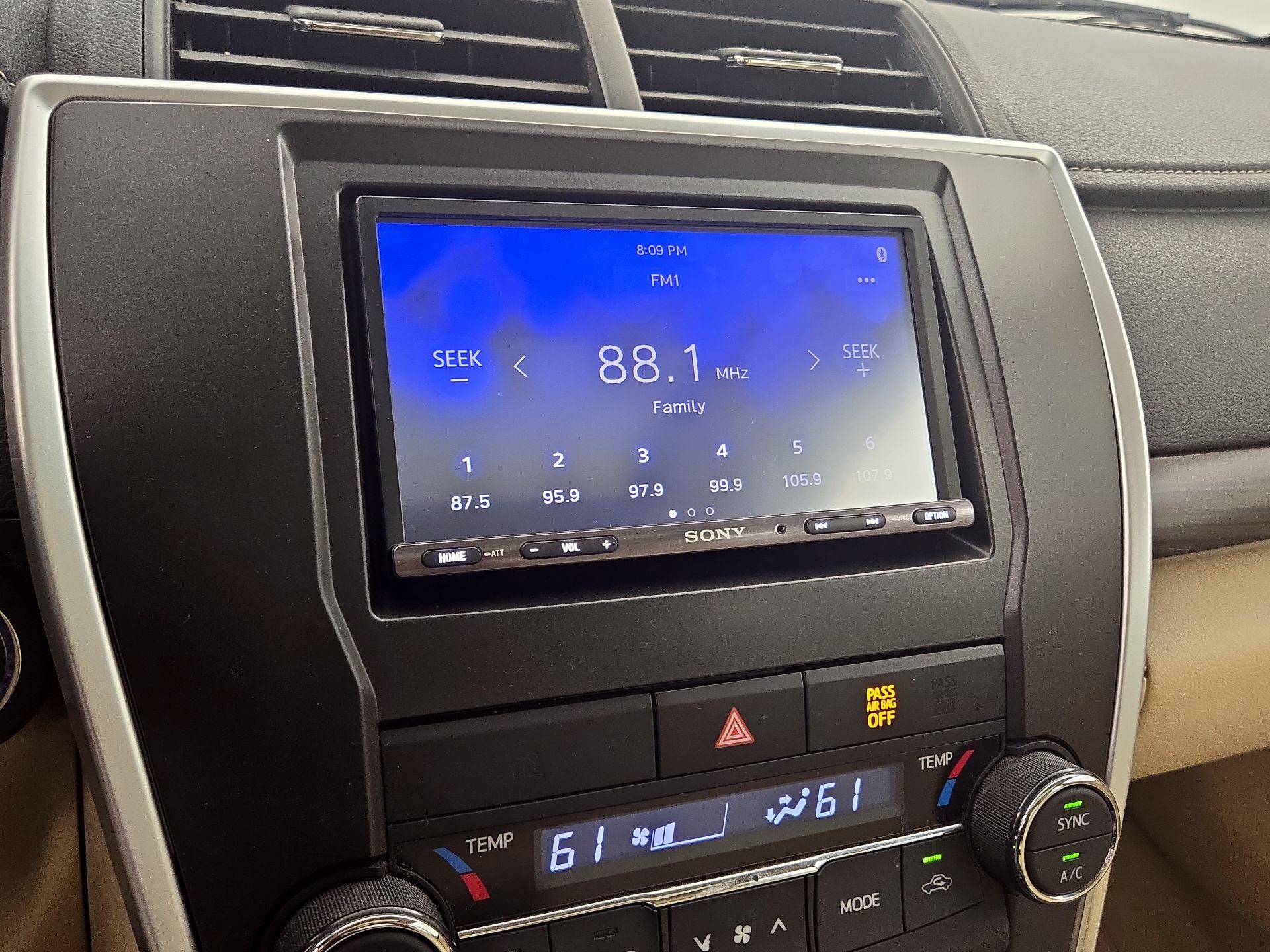 Thumbnail: 2016 Toyota Camry - 15