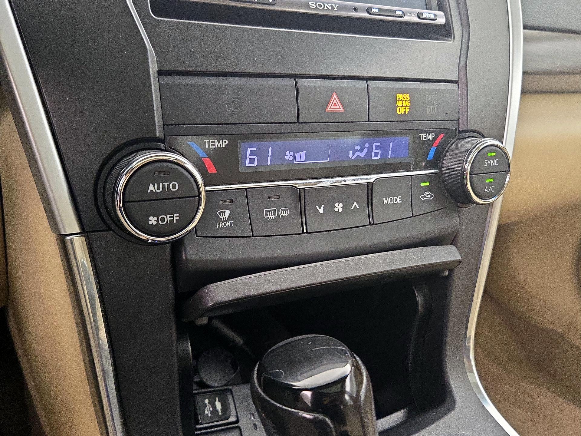 Thumbnail: 2016 Toyota Camry - 16