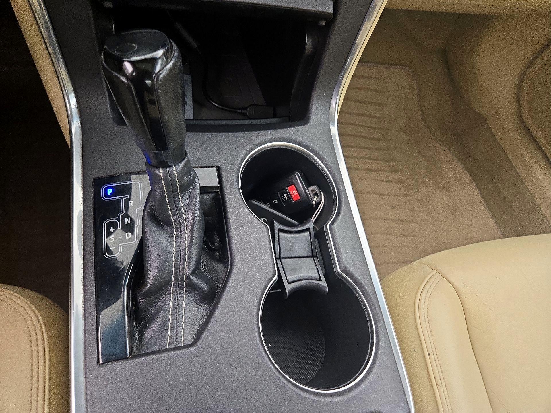 Thumbnail: 2016 Toyota Camry - 17