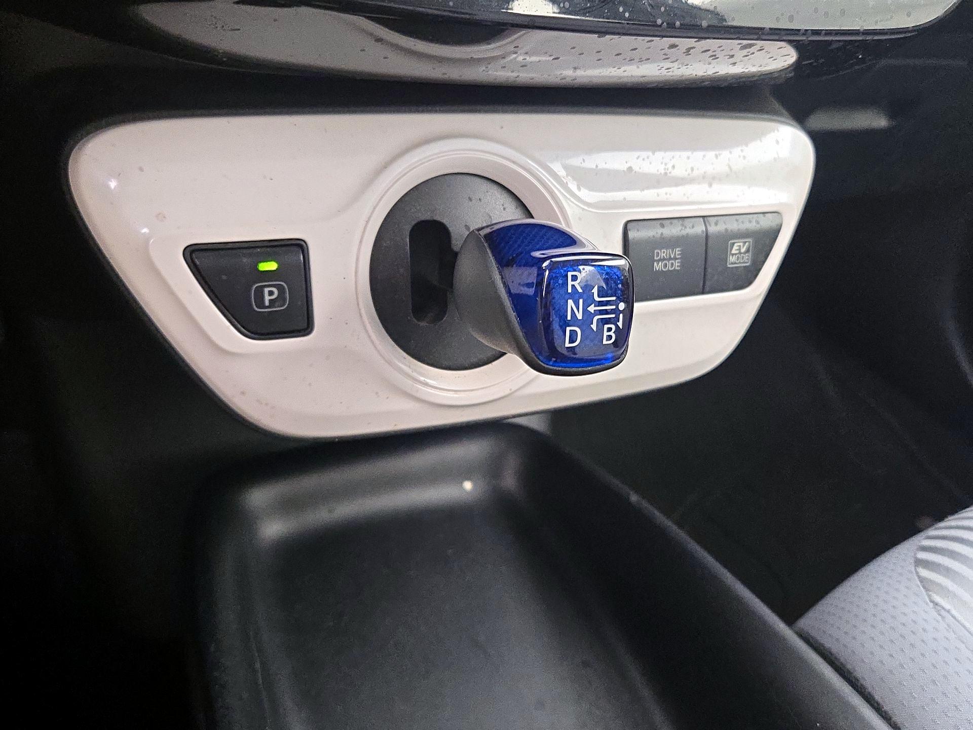 Thumbnail: 2018 Toyota Prius - 17