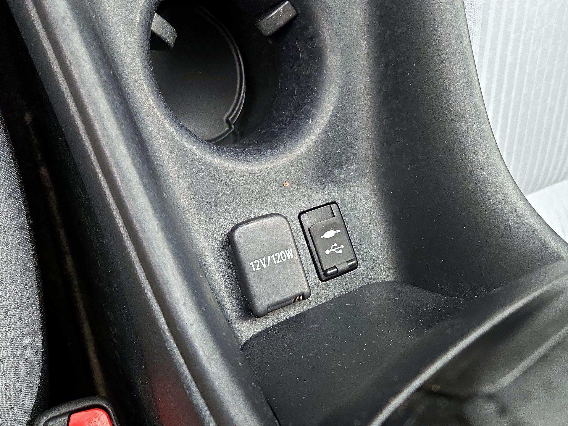 Thumbnail: 2018 Toyota Prius - 18