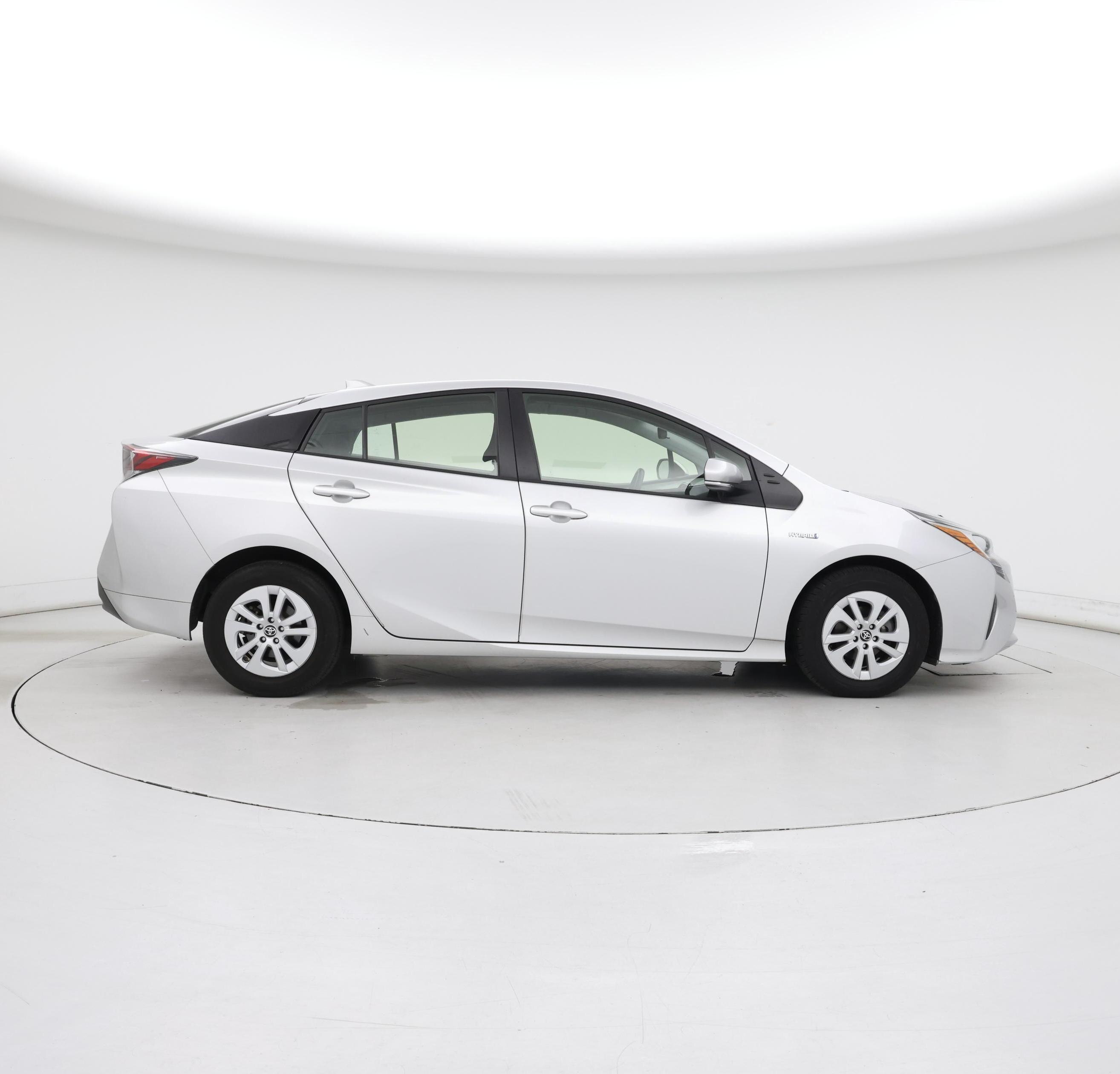 Thumbnail: 2018 Toyota Prius - 7