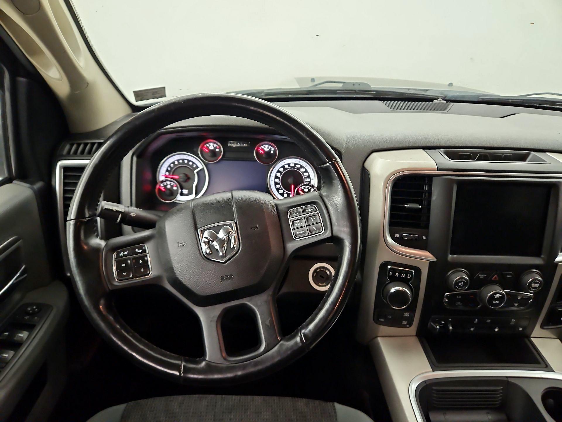 Thumbnail: 2020 RAM 1500 Classic - 10
