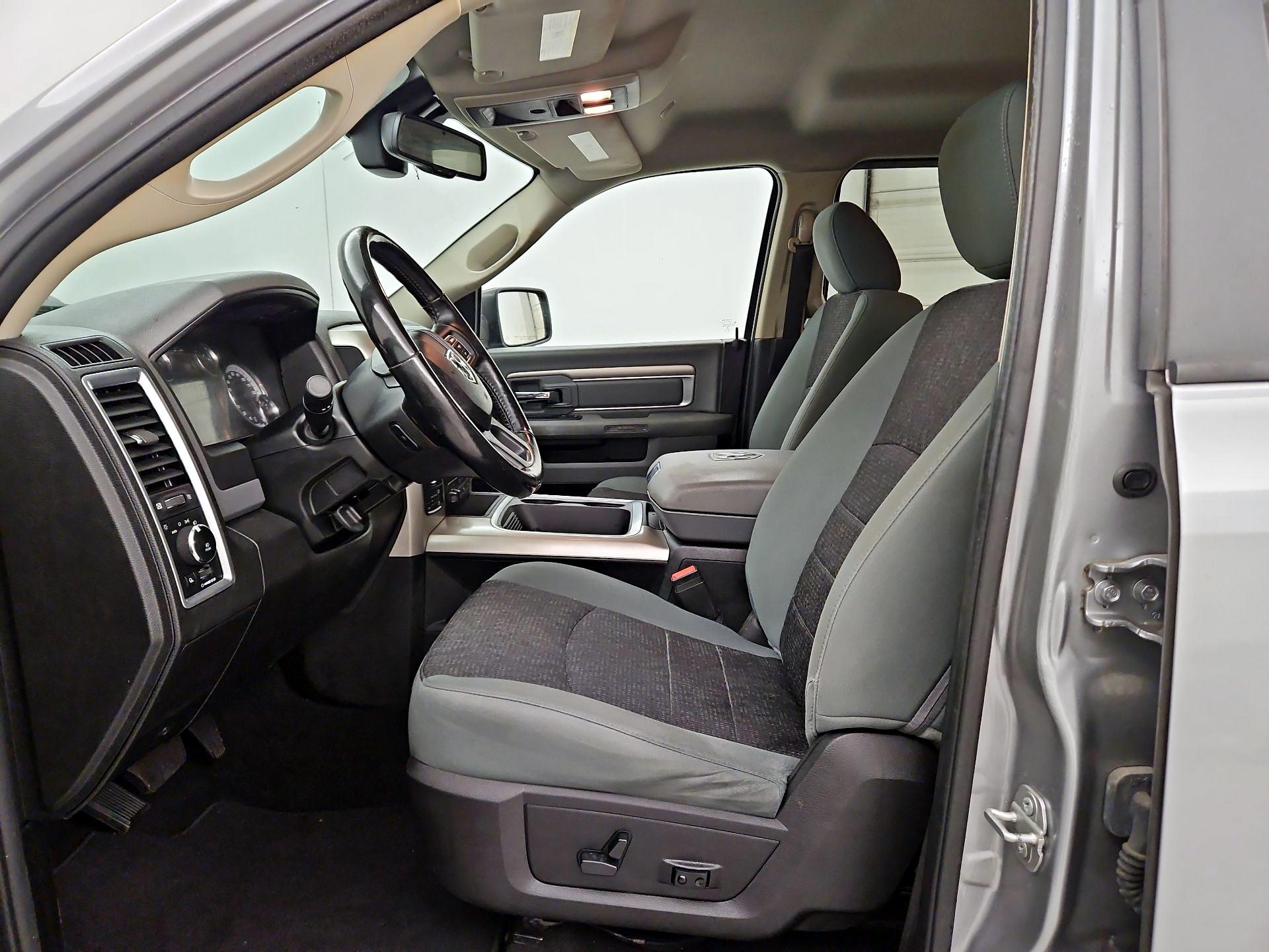 Thumbnail: 2020 RAM 1500 Classic - 11