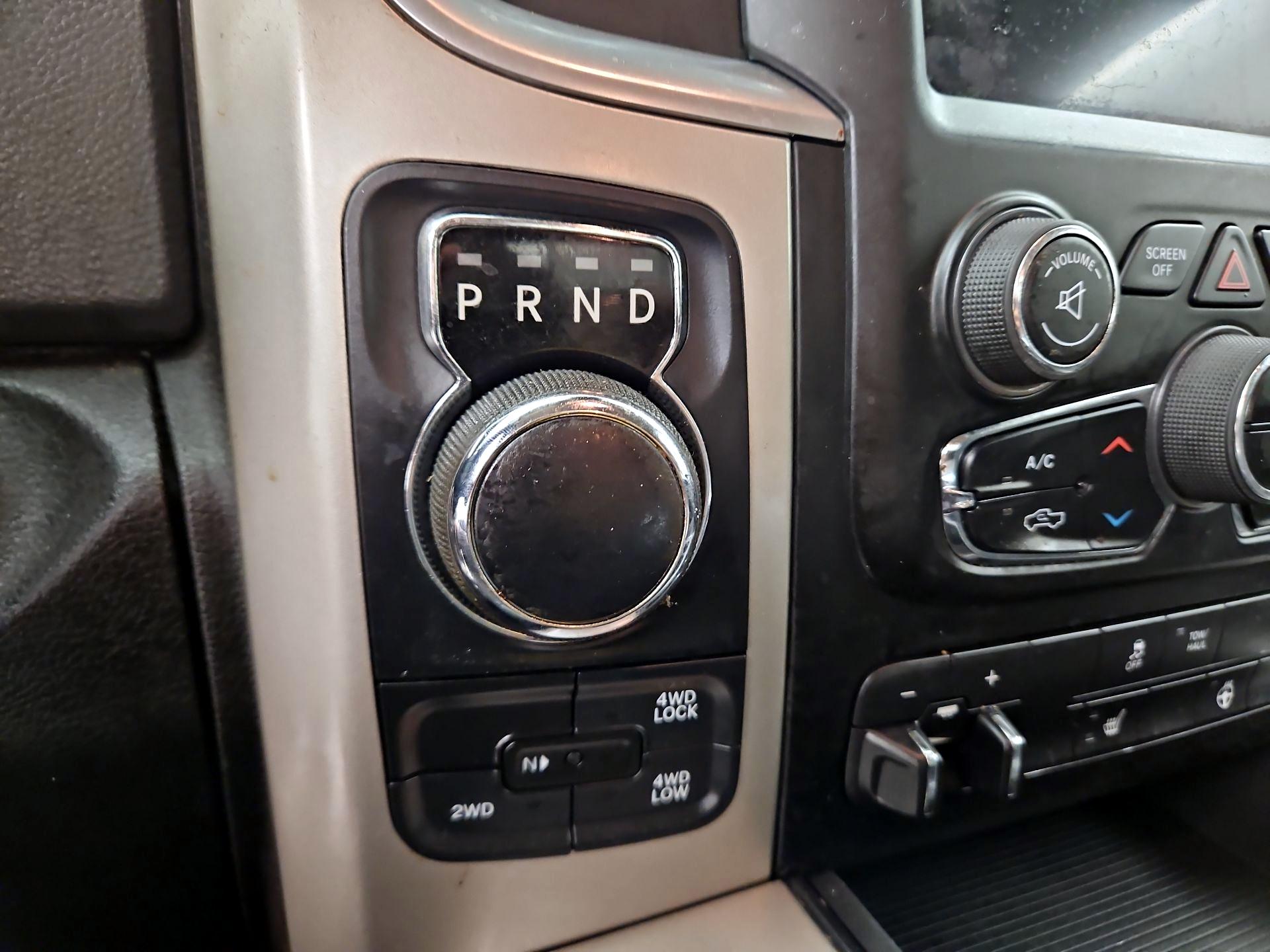 Thumbnail: 2020 RAM 1500 Classic - 17