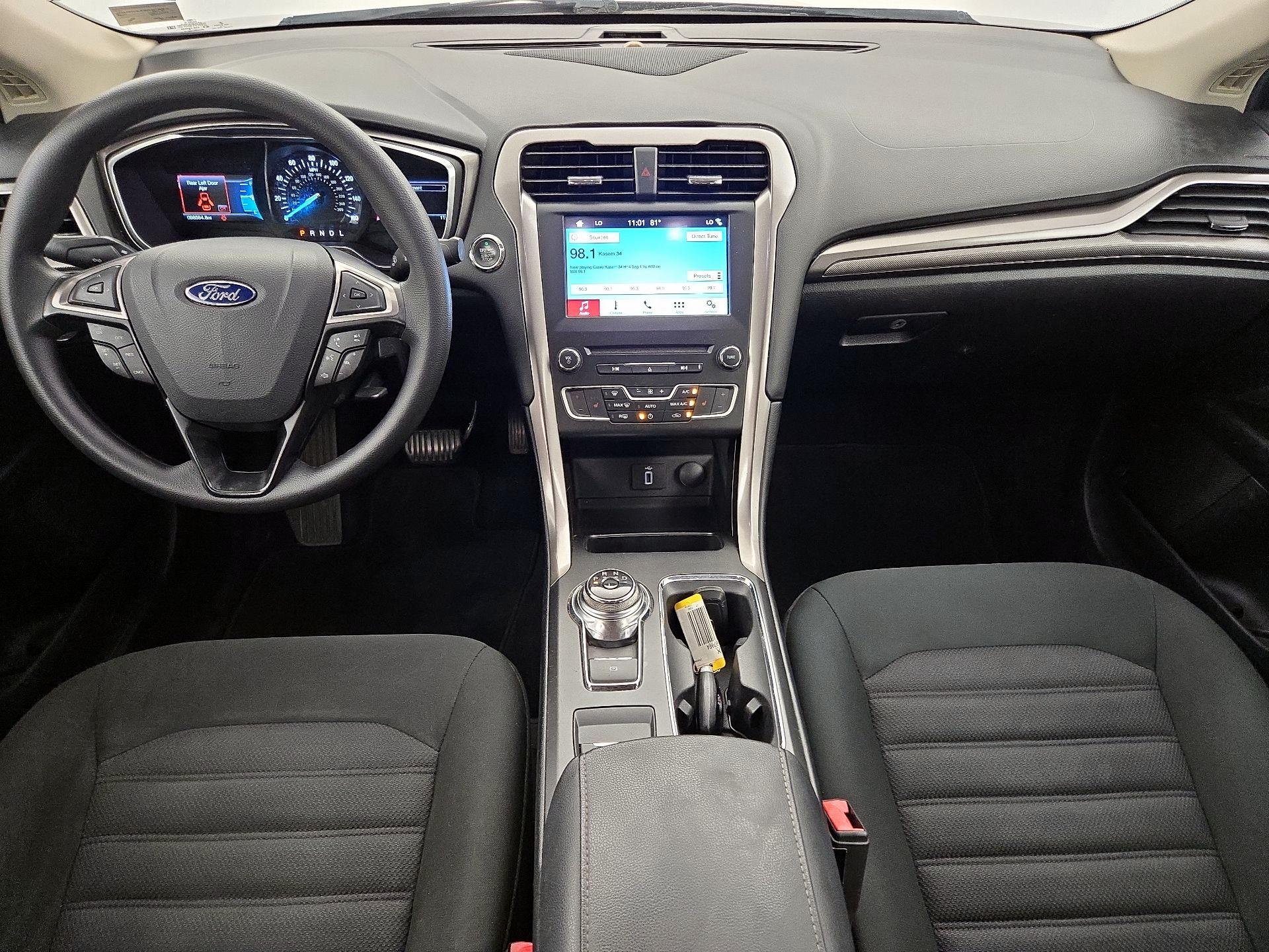 Thumbnail: 2017 Ford Fusion - 9