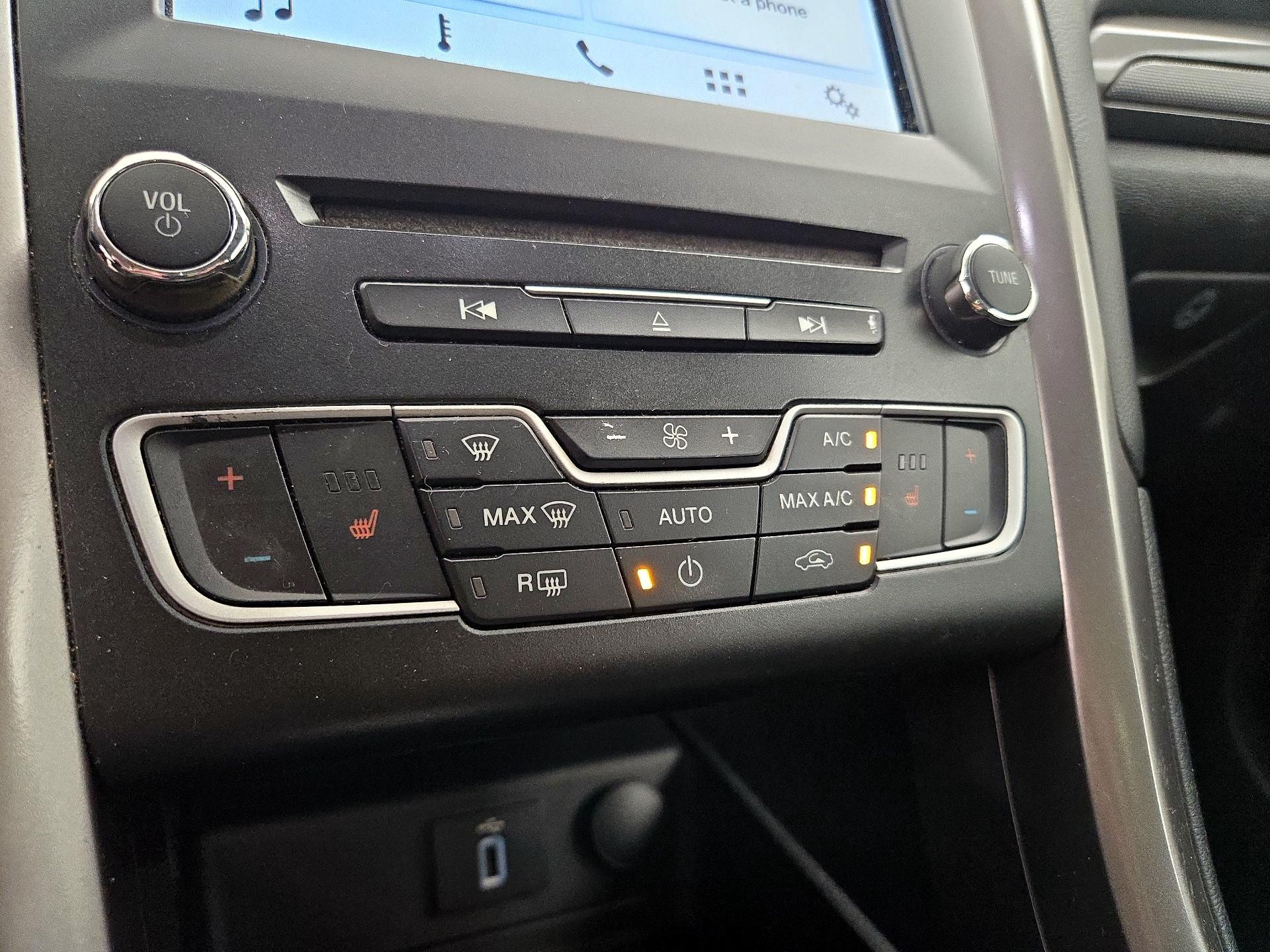 Thumbnail: 2017 Ford Fusion - 16
