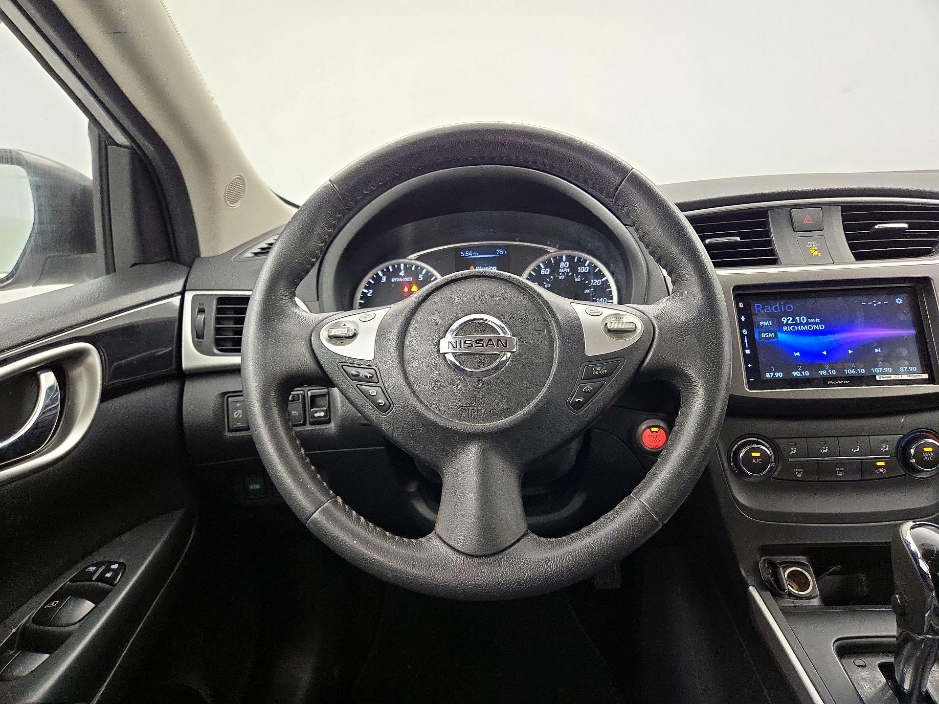 Thumbnail: 2017 Nissan Sentra - 10