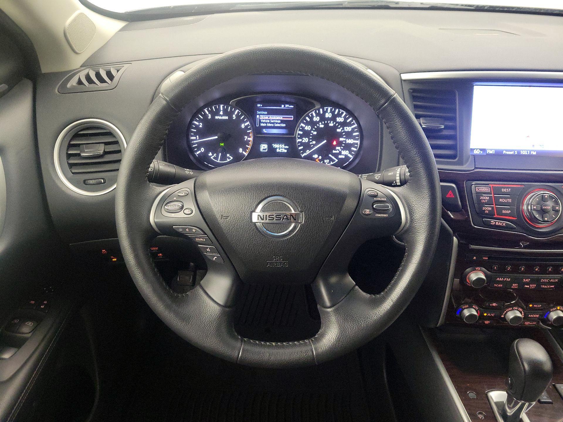Thumbnail: 2015 Nissan Pathfinder - 10