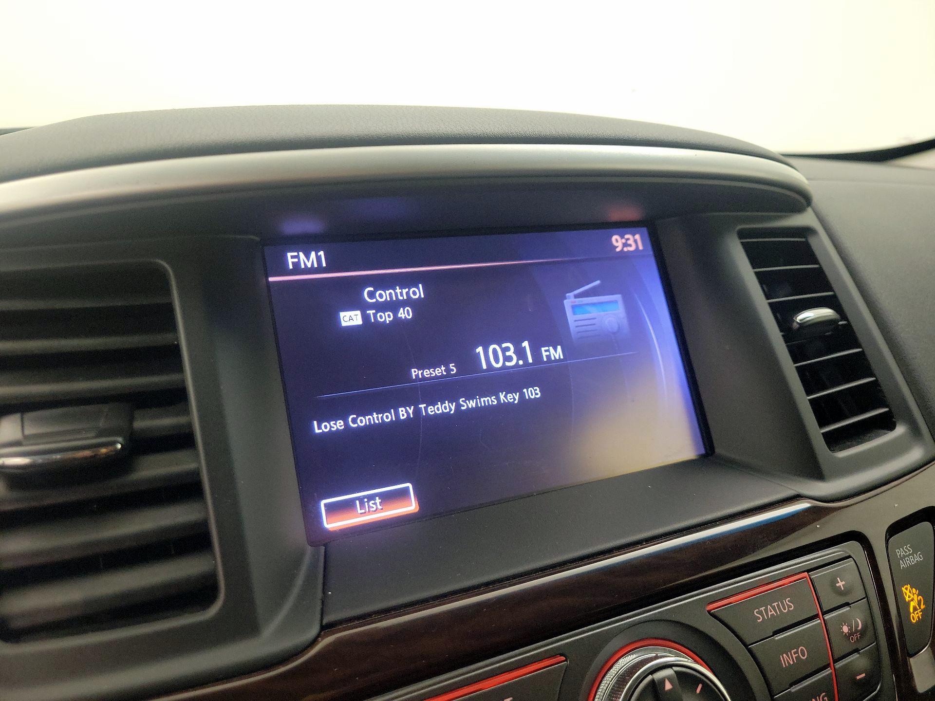 Thumbnail: 2015 Nissan Pathfinder - 16