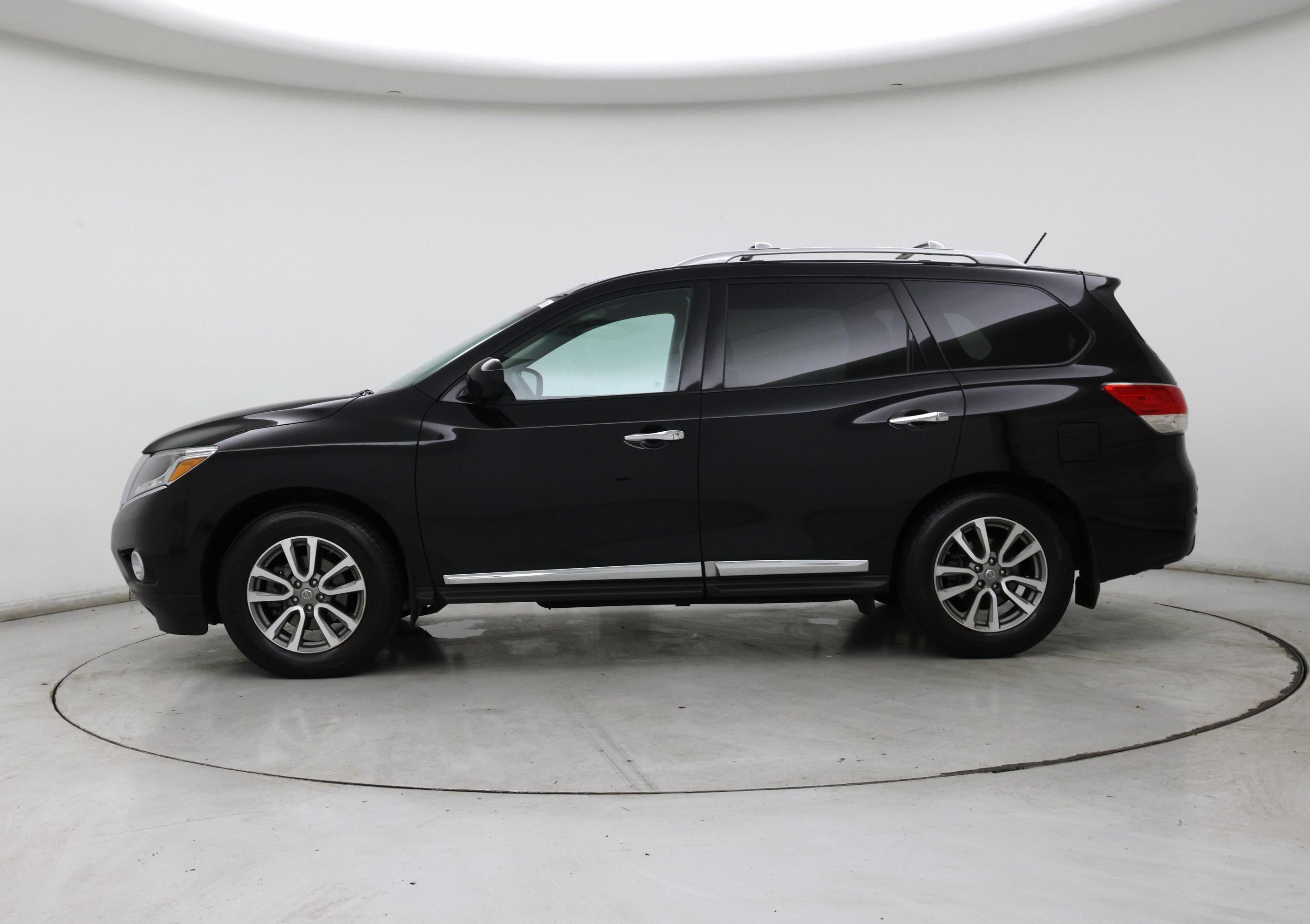 Thumbnail: 2015 Nissan Pathfinder - 3