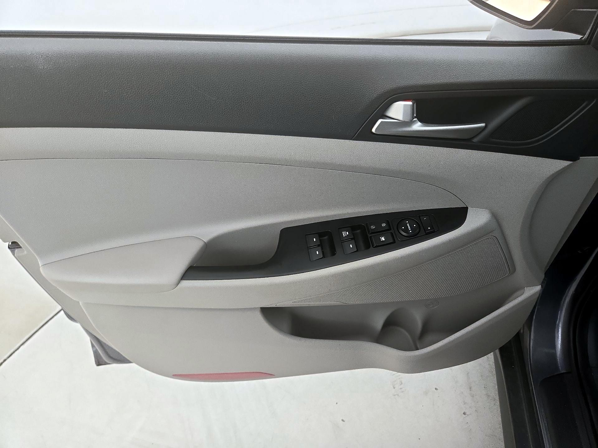 Thumbnail: 2019 Hyundai Tucson - 12