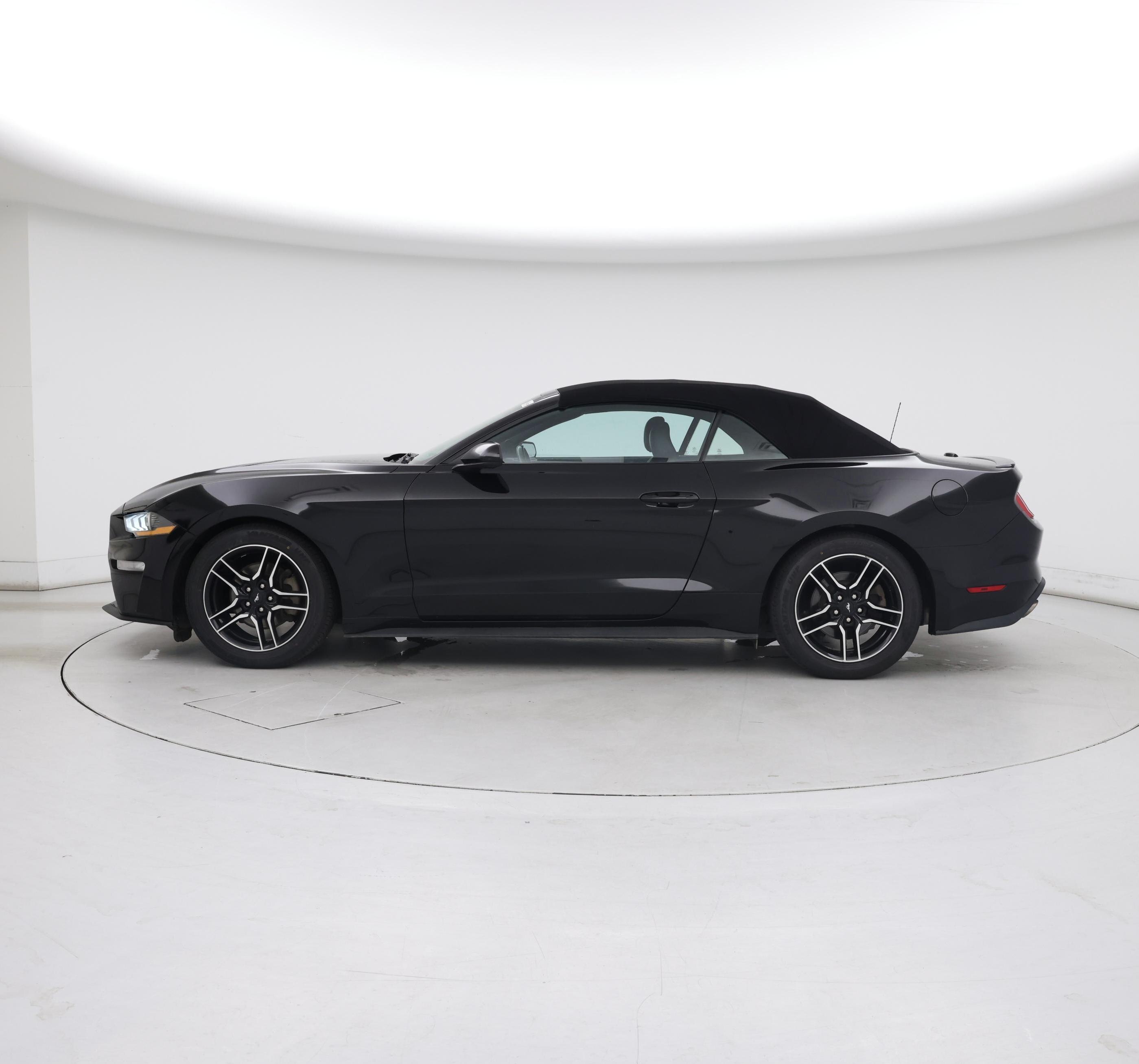 Thumbnail: 2022 Ford Mustang - 3