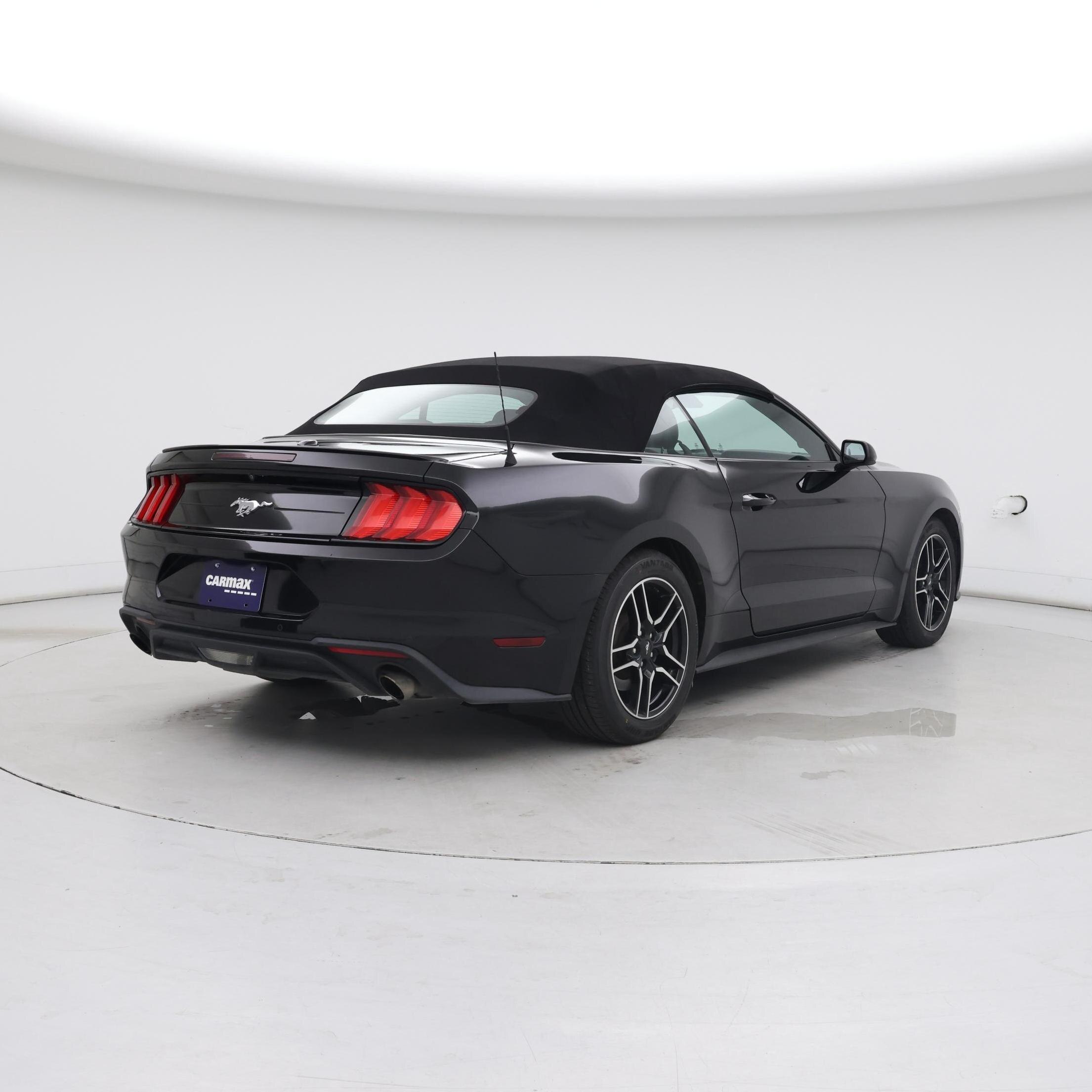 Thumbnail: 2022 Ford Mustang - 8