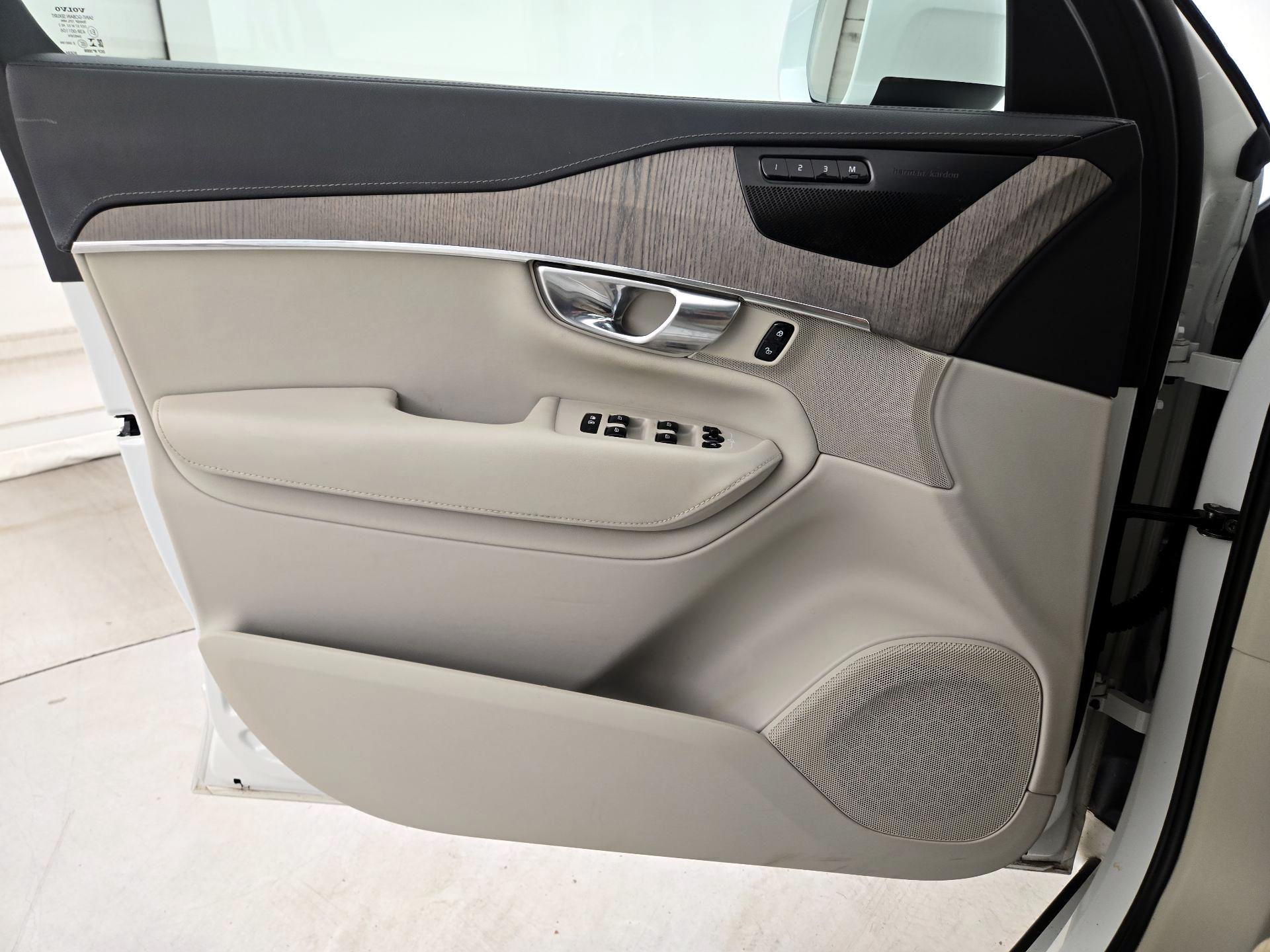 Thumbnail: 2023 Volvo XC90 - 12