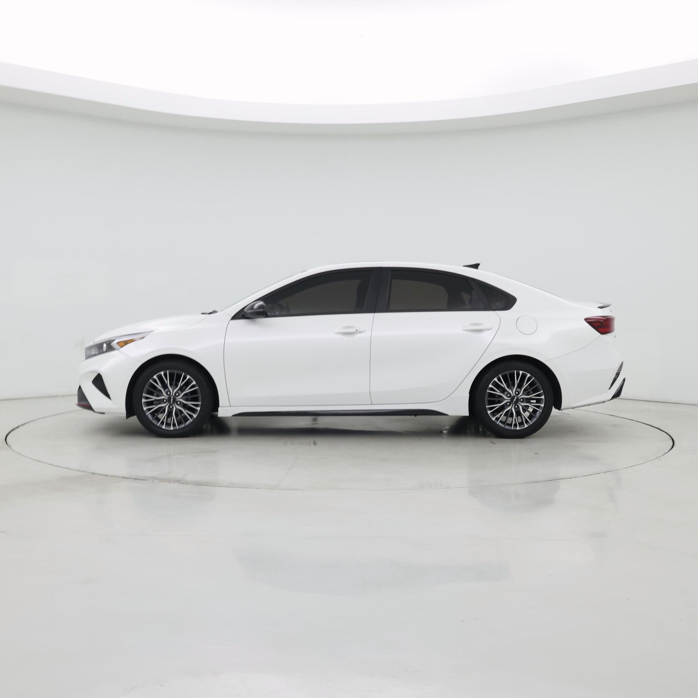 Thumbnail: 2023 Kia Forte - 3