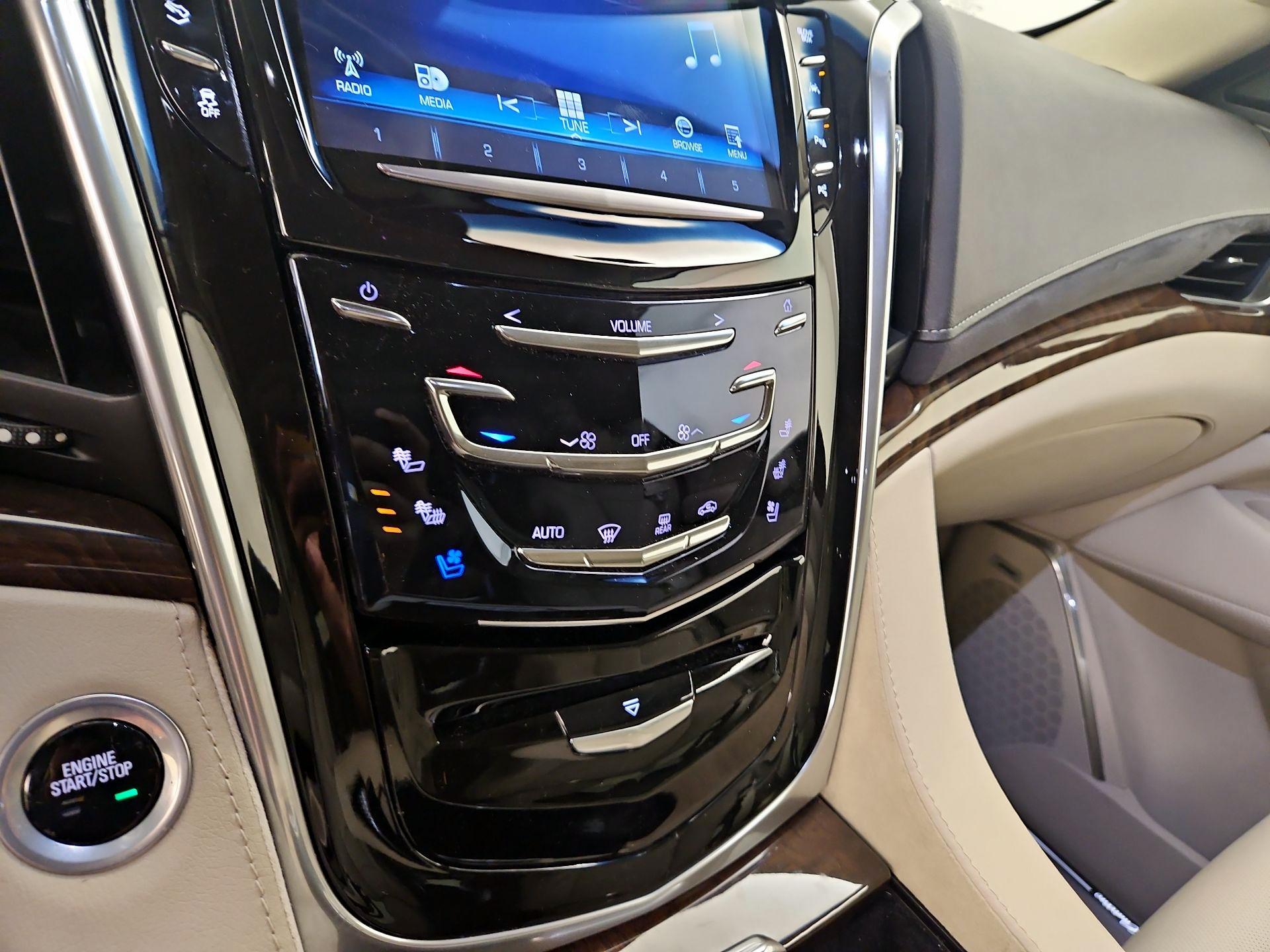 Thumbnail: 2018 Cadillac Escalade - 17
