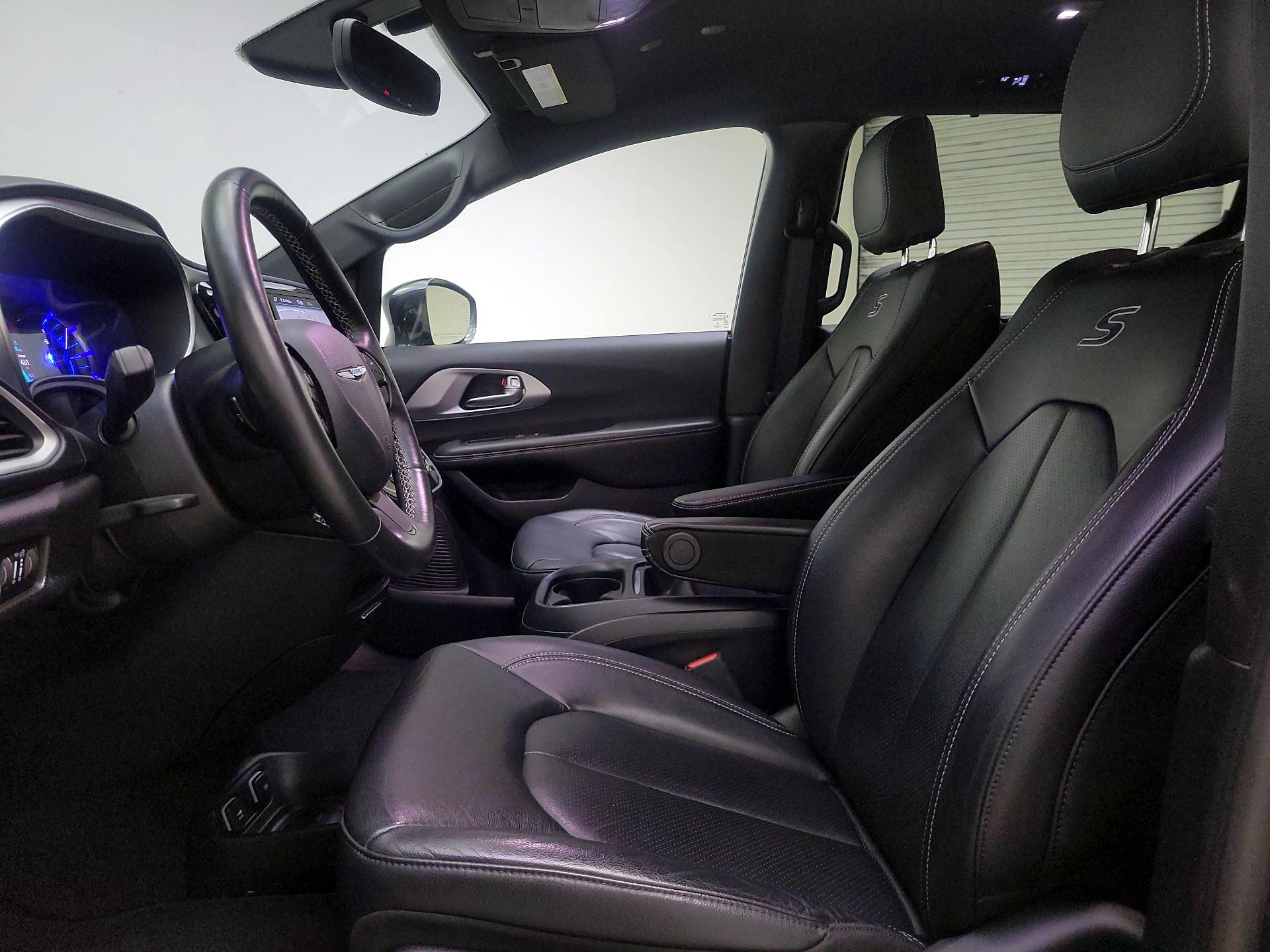 Thumbnail: 2020 Chrysler Pacifica - 11