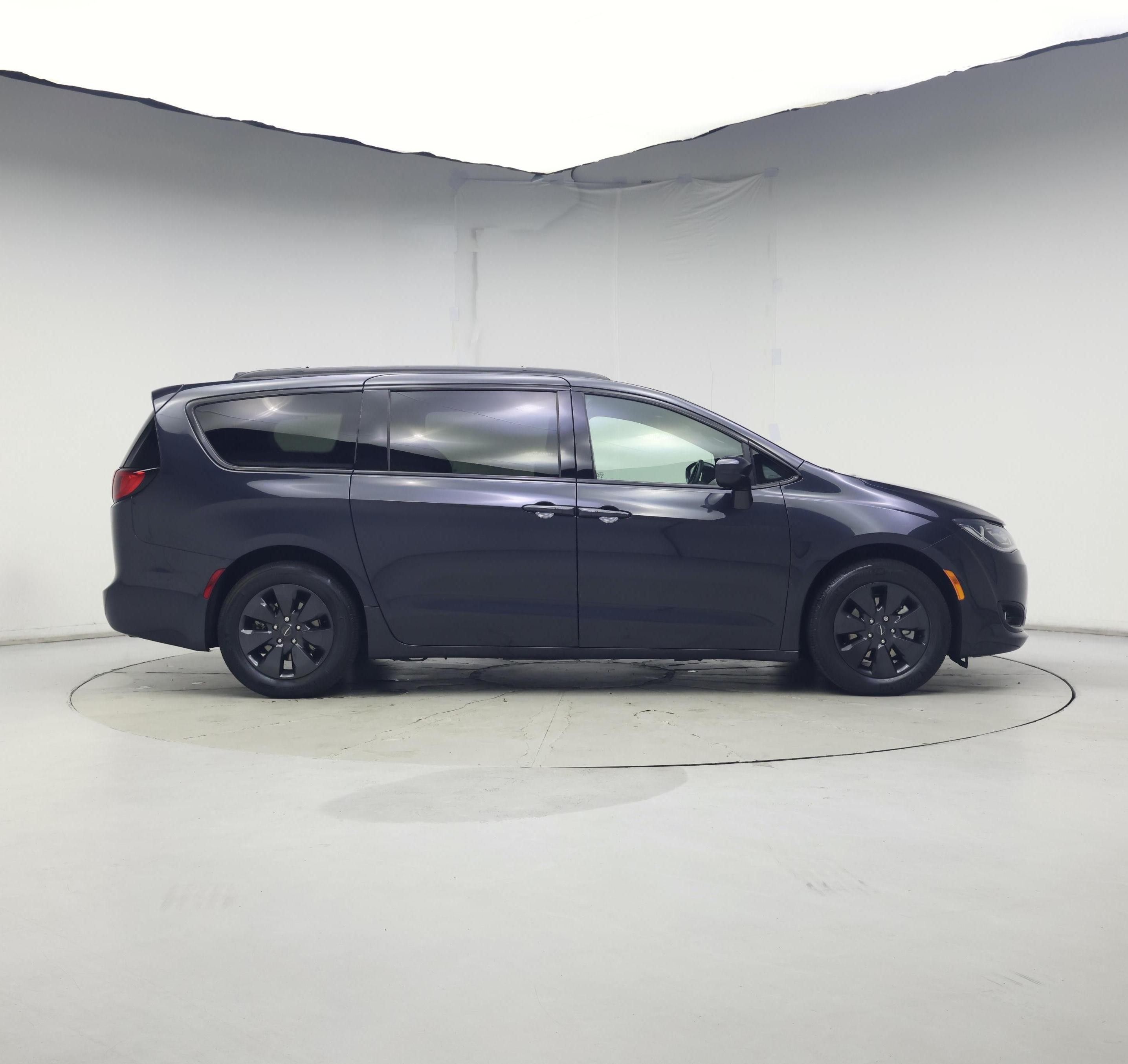 Thumbnail: 2020 Chrysler Pacifica - 7