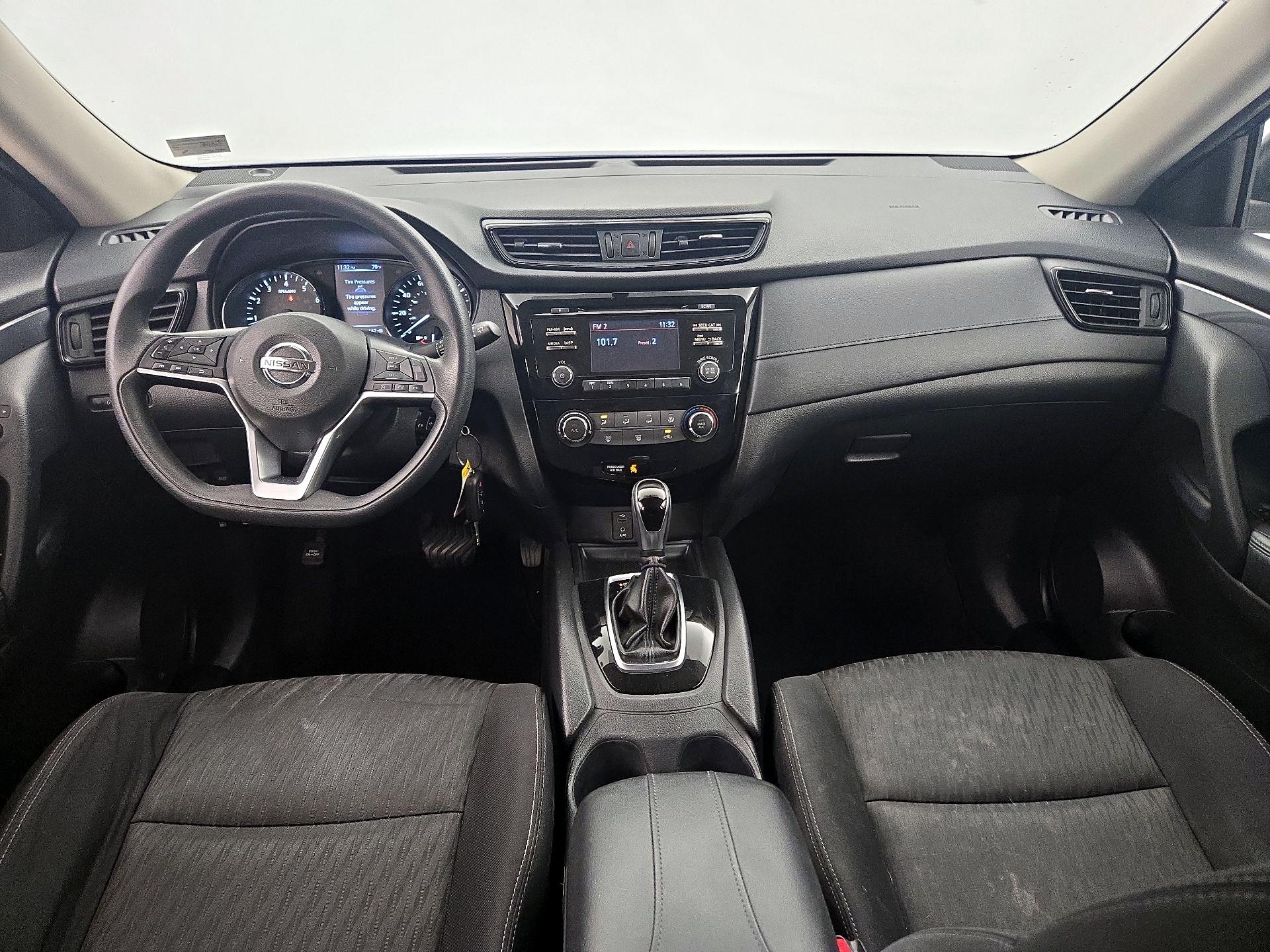 Thumbnail: 2017 Nissan Rogue - 9