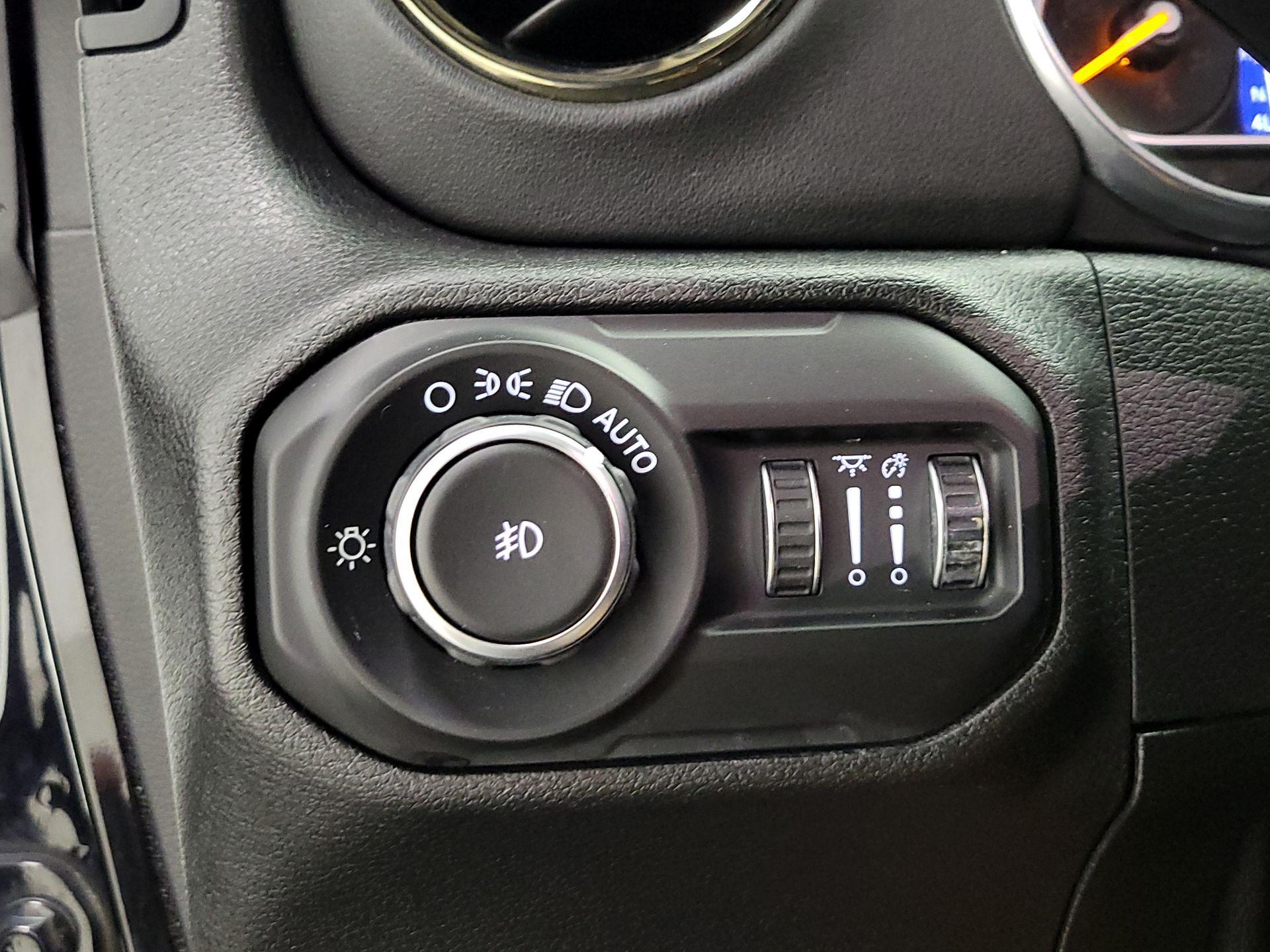 Thumbnail: 2021 Jeep Wrangler - 13