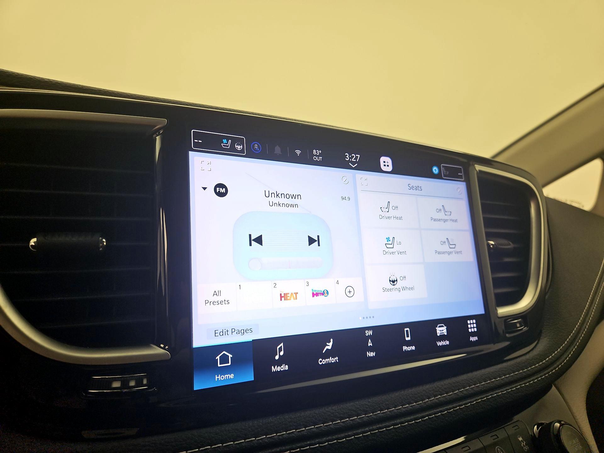 Thumbnail: 2022 Chrysler Pacifica - 16