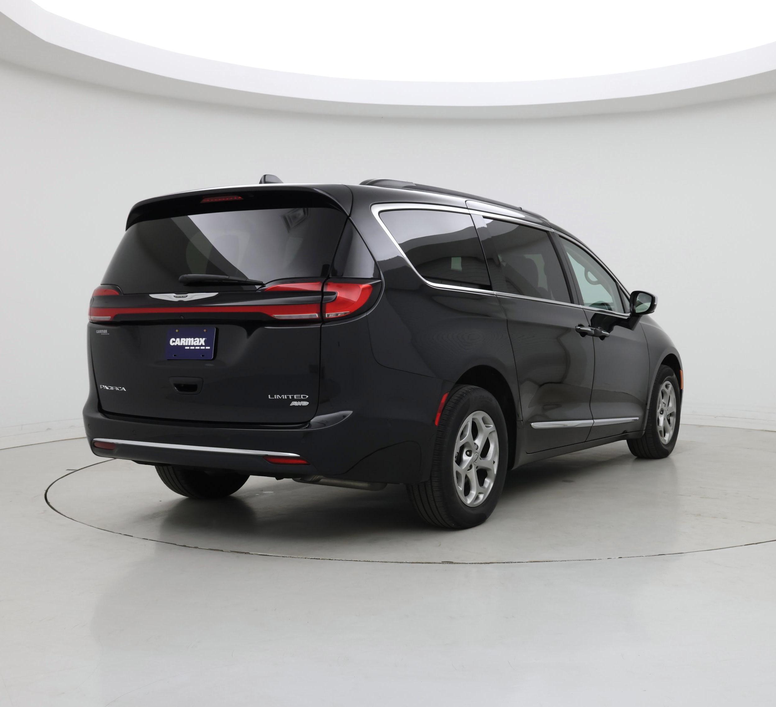 Thumbnail: 2022 Chrysler Pacifica - 8