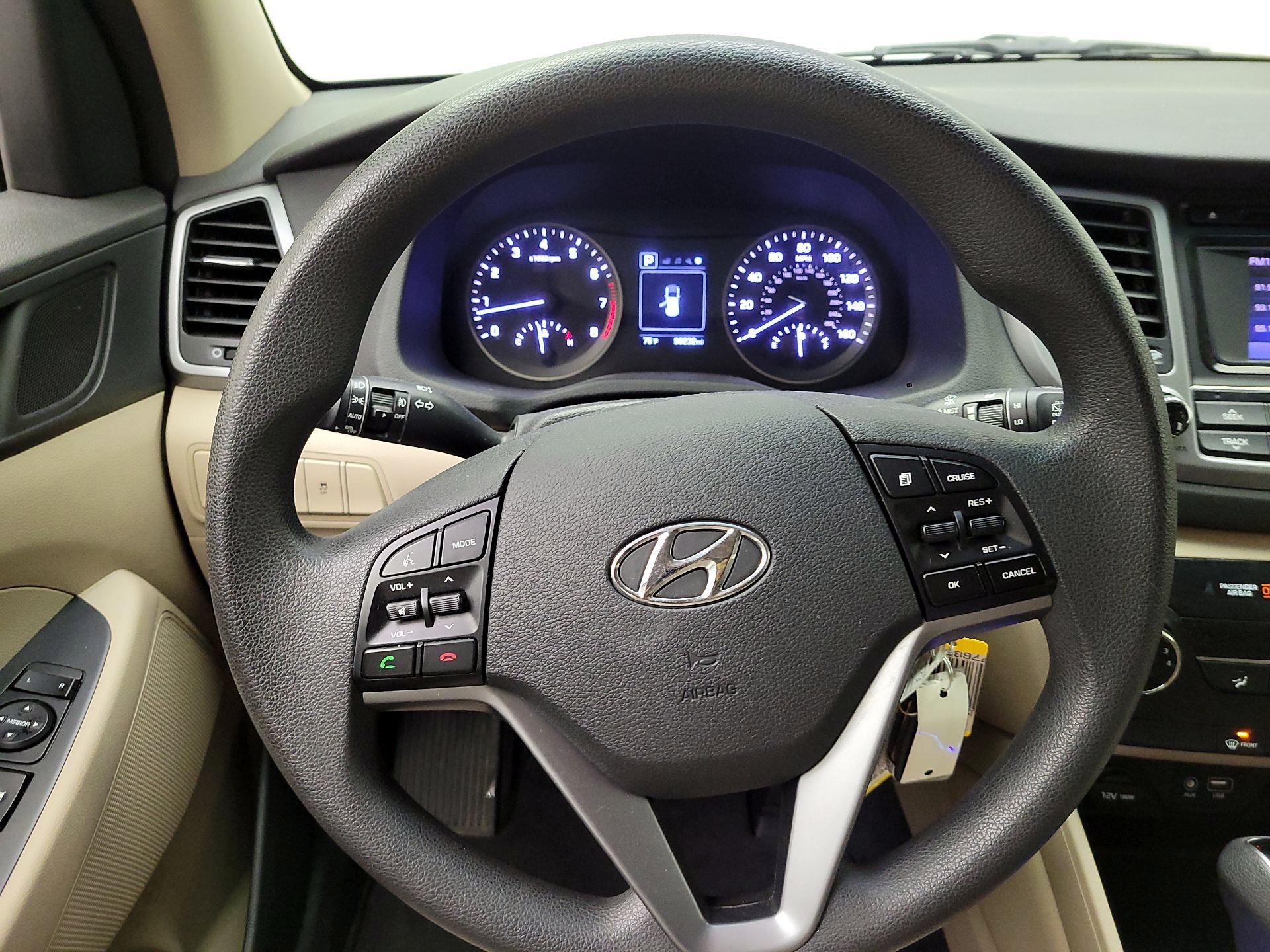 Thumbnail: 2016 Hyundai Tucson - 10