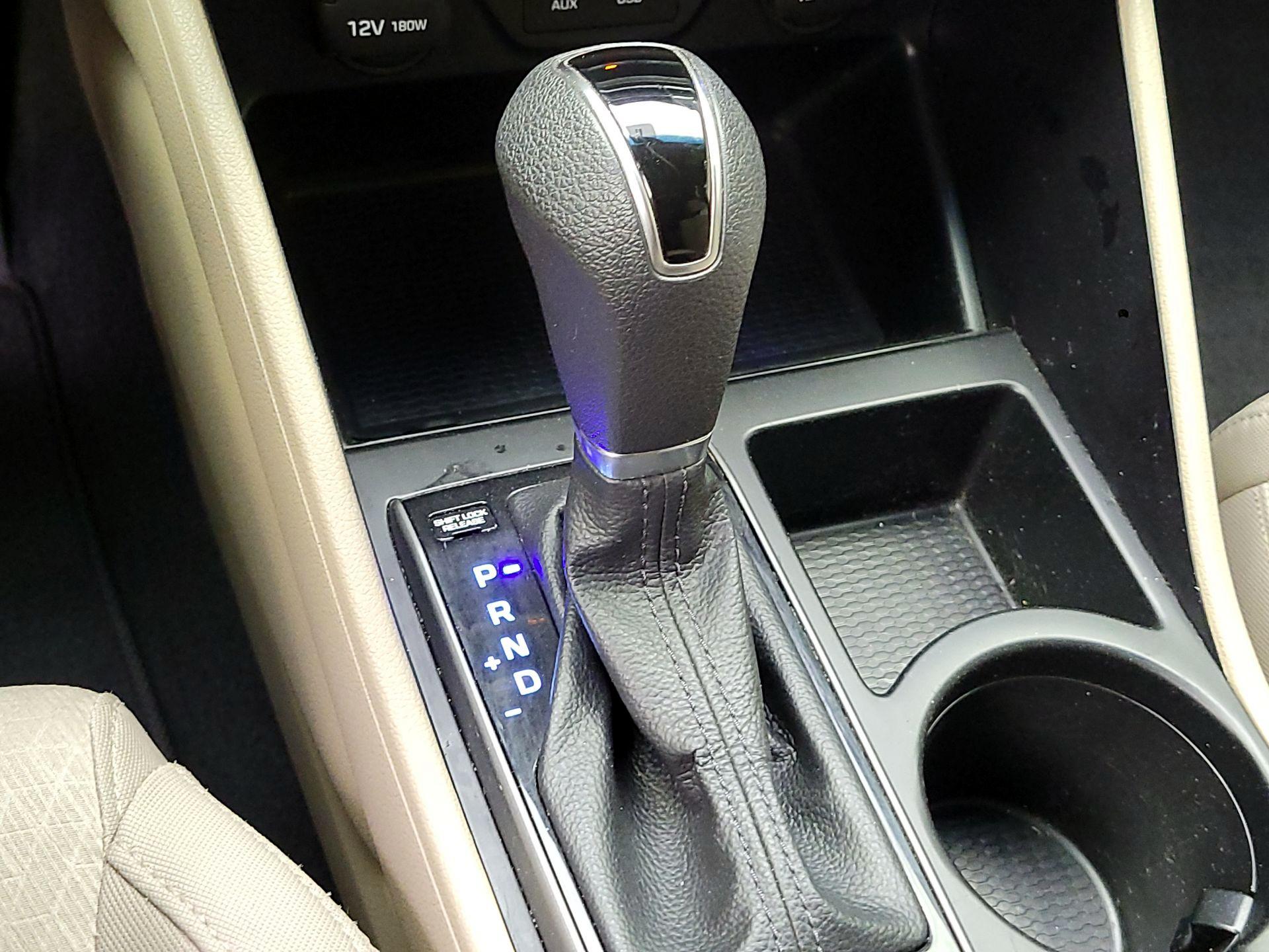 Thumbnail: 2016 Hyundai Tucson - 17