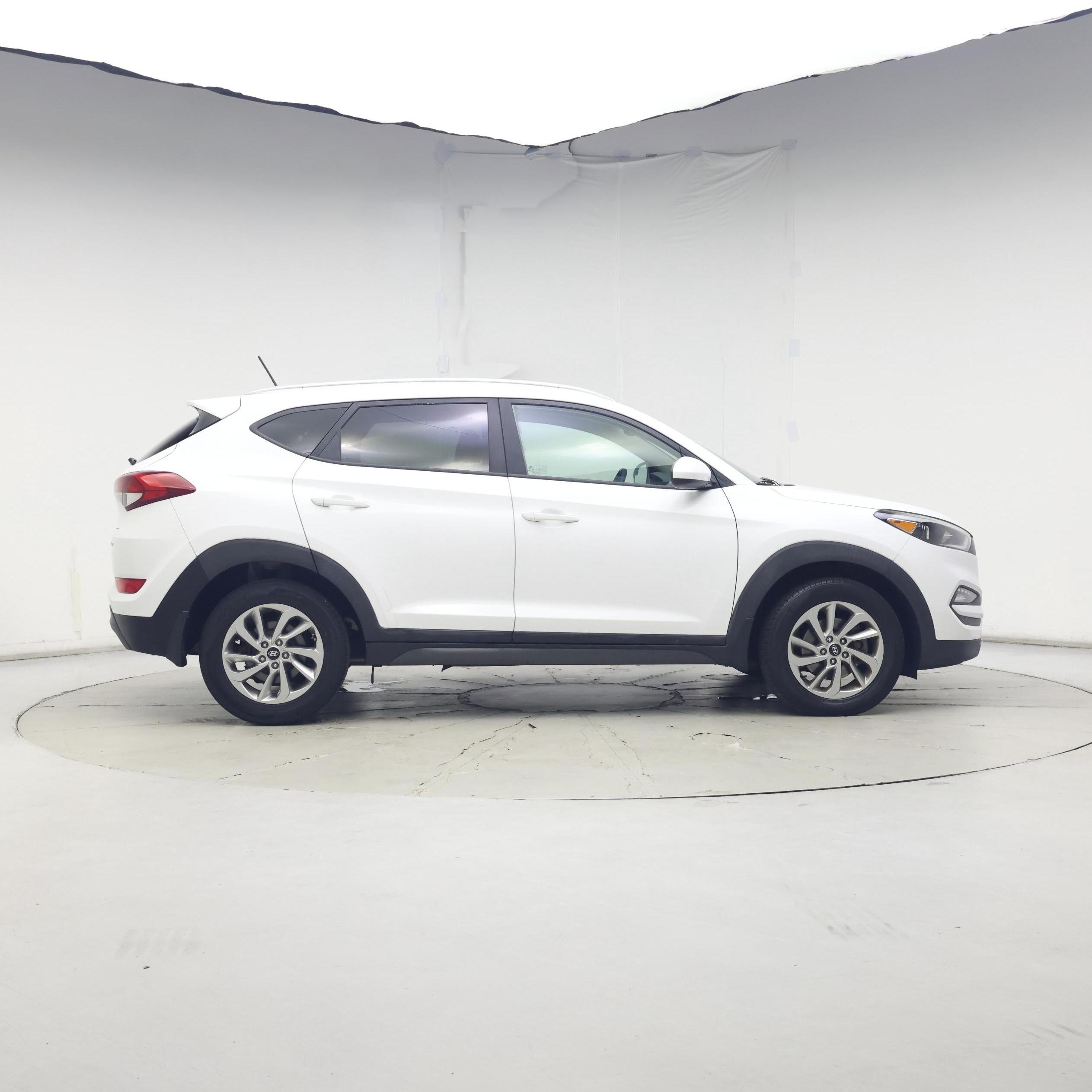 Thumbnail: 2016 Hyundai Tucson - 7