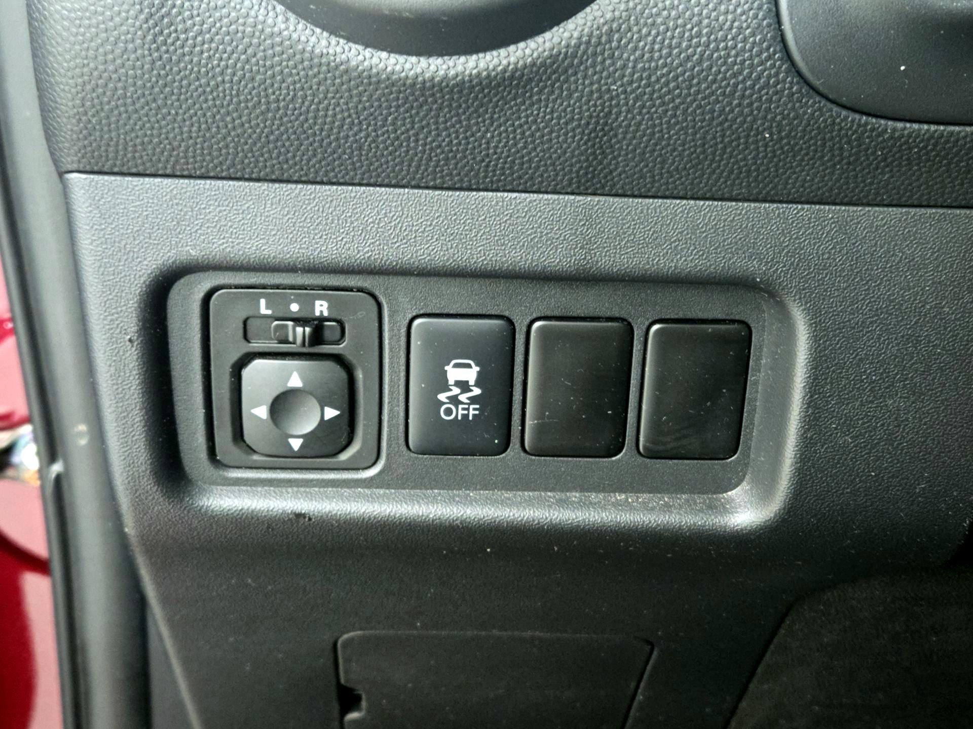 Thumbnail: 2018 Mitsubishi Mirage - 13