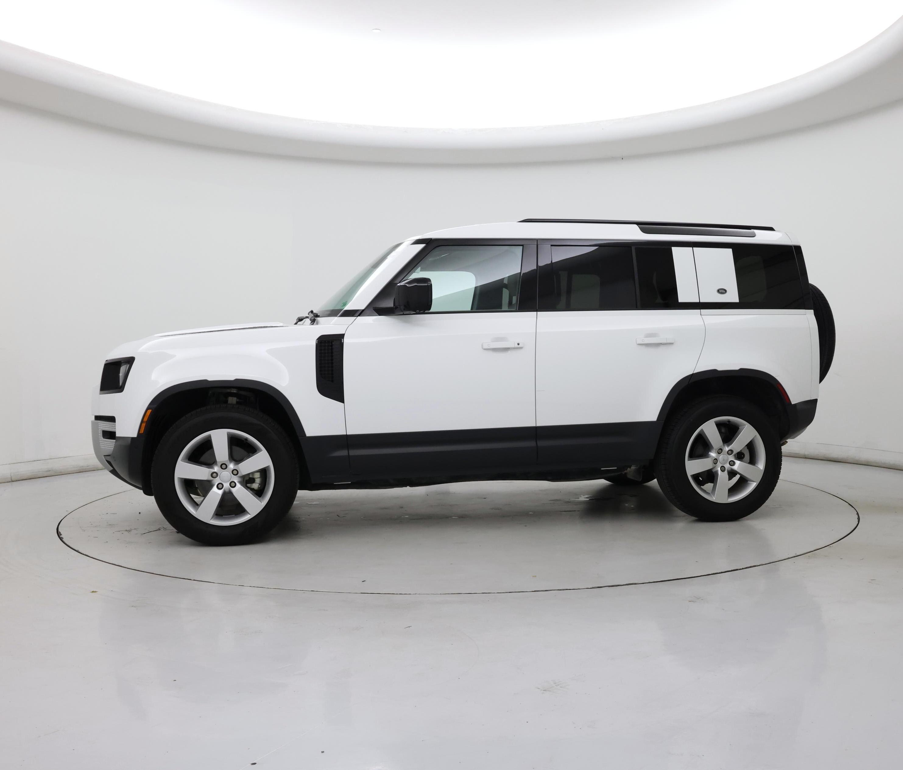 Thumbnail: 2023 Land Rover Defender - 3