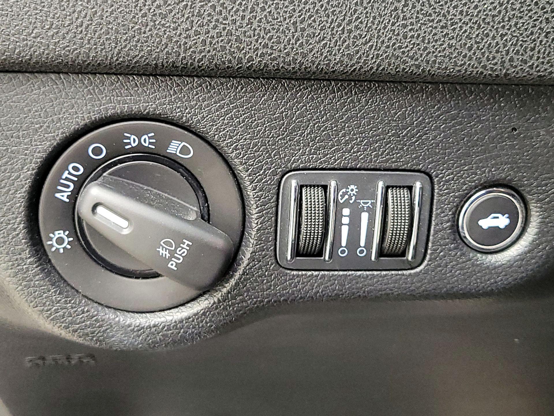 Thumbnail: 2014 Dodge Charger - 13
