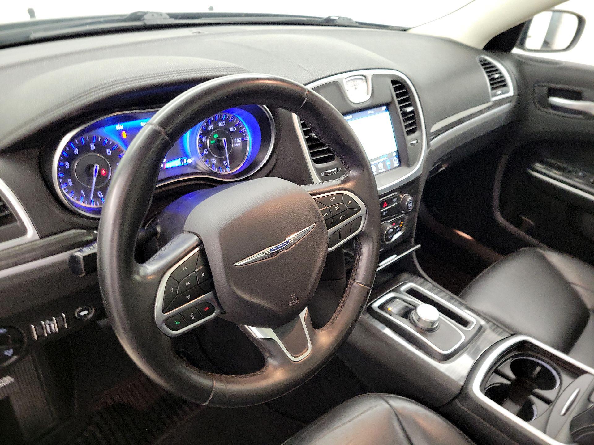 Thumbnail: 2019 Chrysler 300 - 9