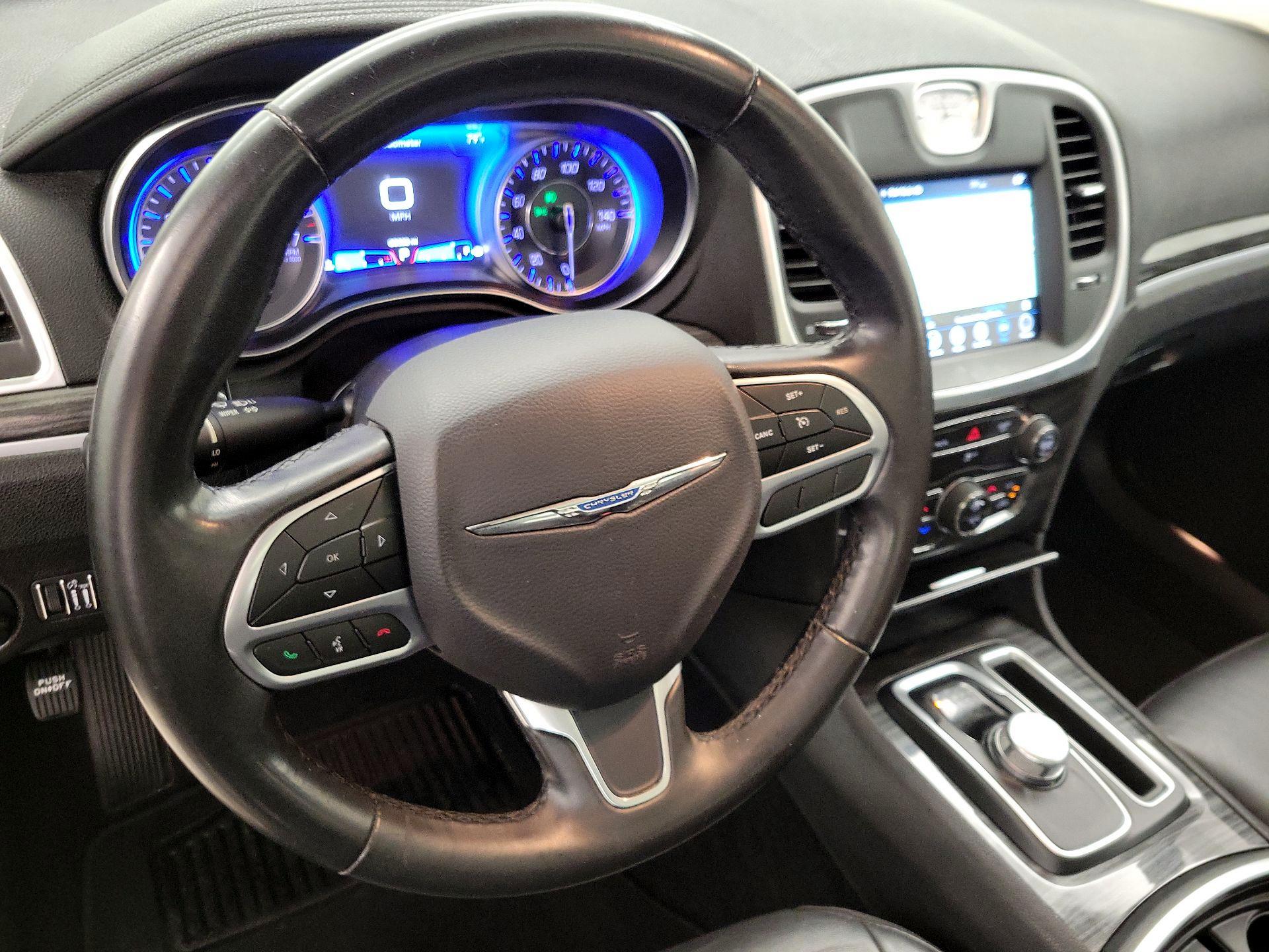 Thumbnail: 2019 Chrysler 300 - 10