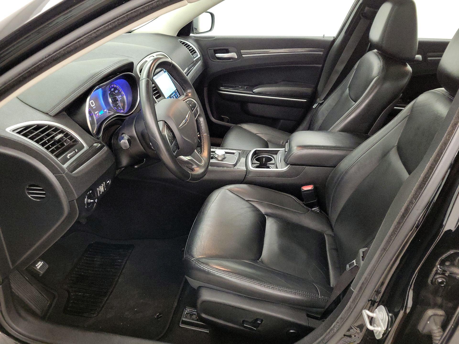 Thumbnail: 2019 Chrysler 300 - 11