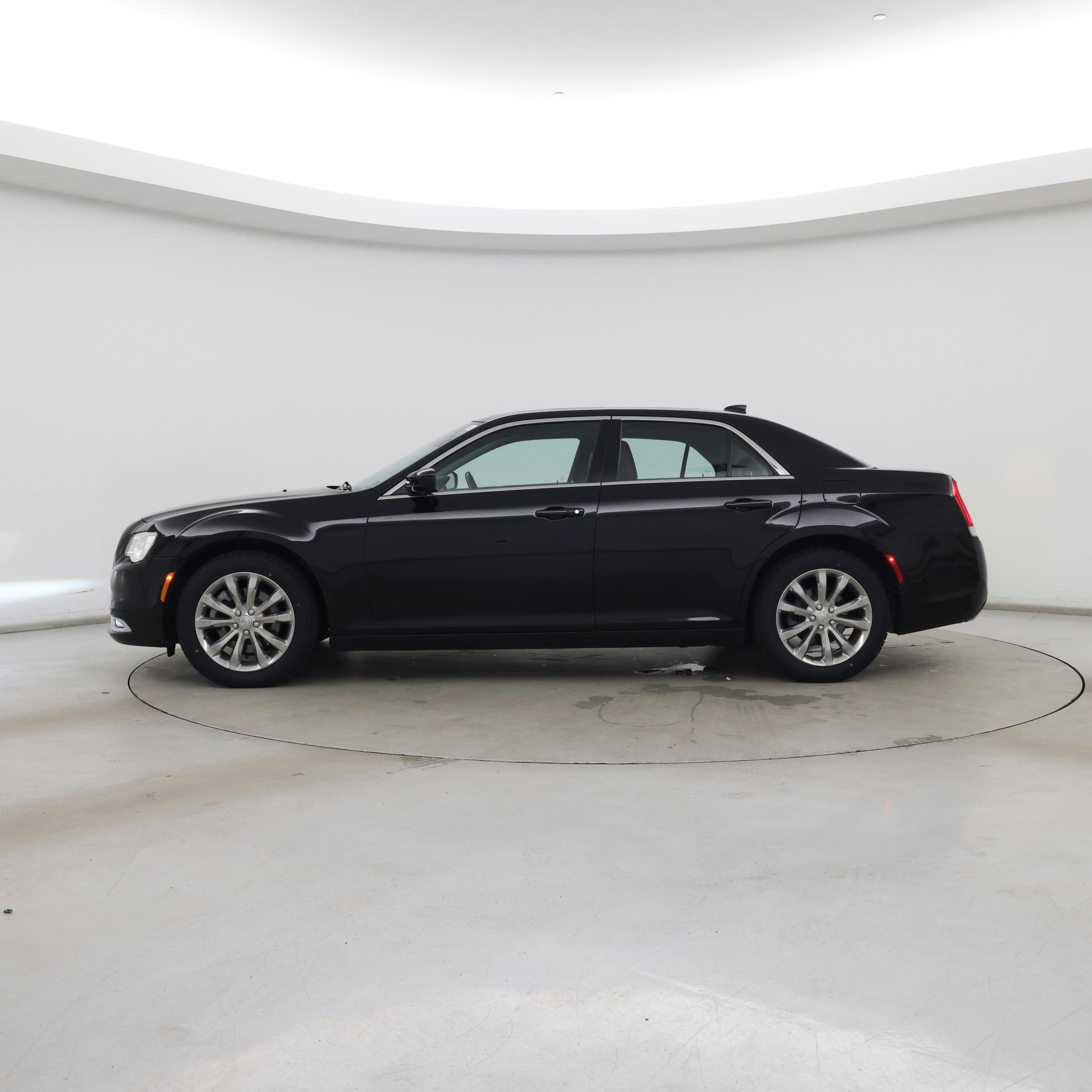 Thumbnail: 2019 Chrysler 300 - 3