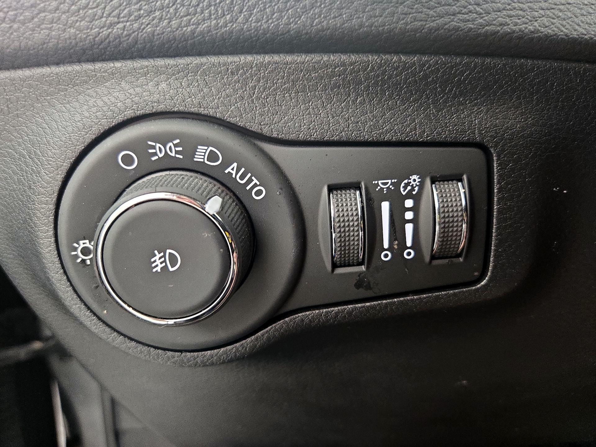 Thumbnail: 2019 Jeep Compass - 13