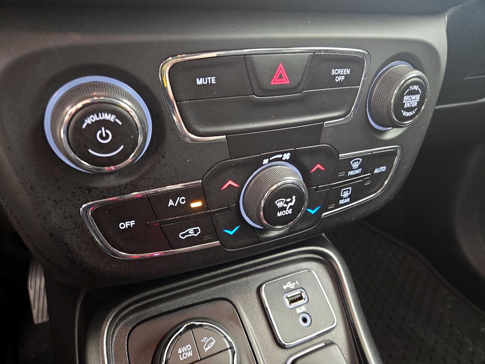 Thumbnail: 2019 Jeep Compass - 16