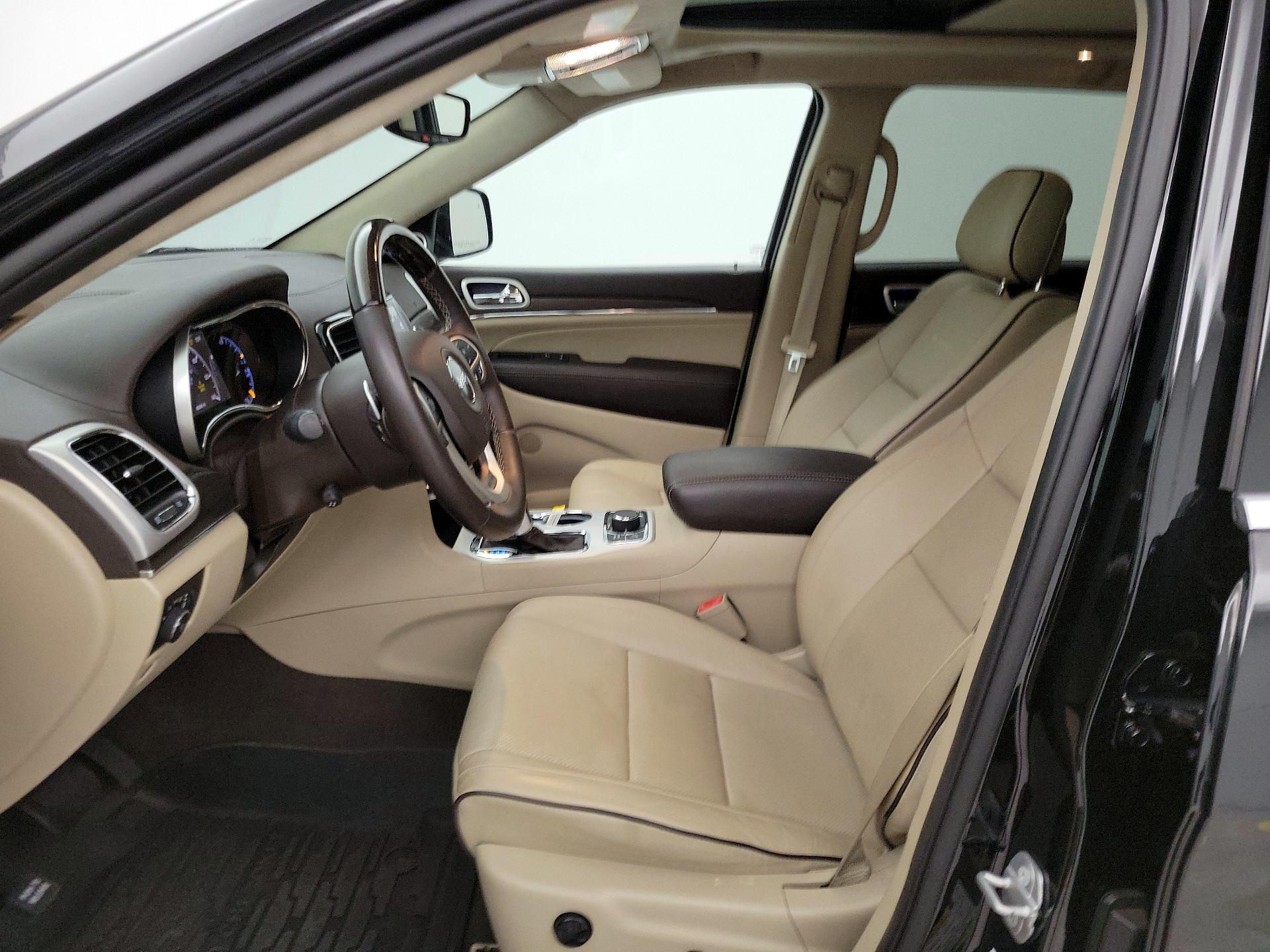 Thumbnail: 2020 Jeep Grand Cherokee - 11